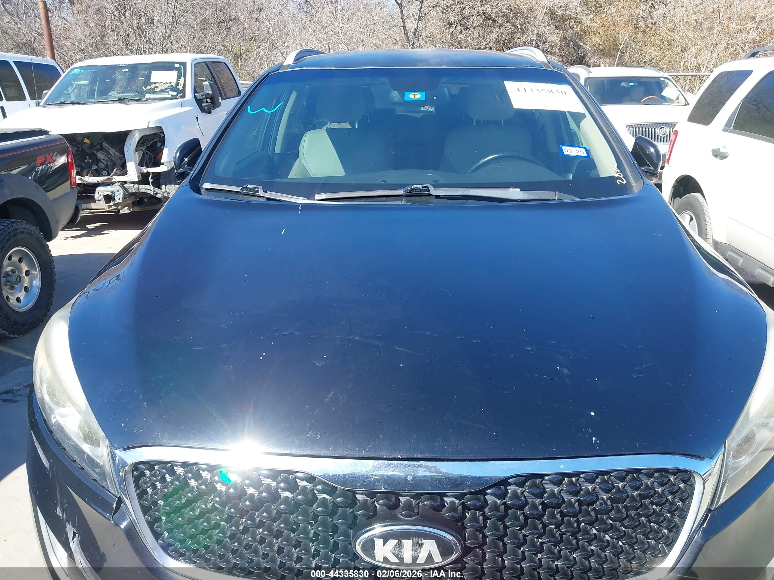 KIA SORENTO image 6