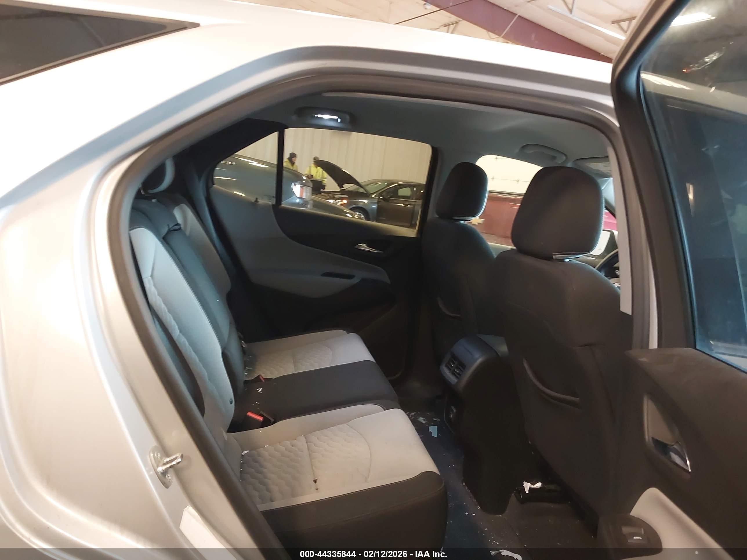 CHEVROLET EQUINOX image 8