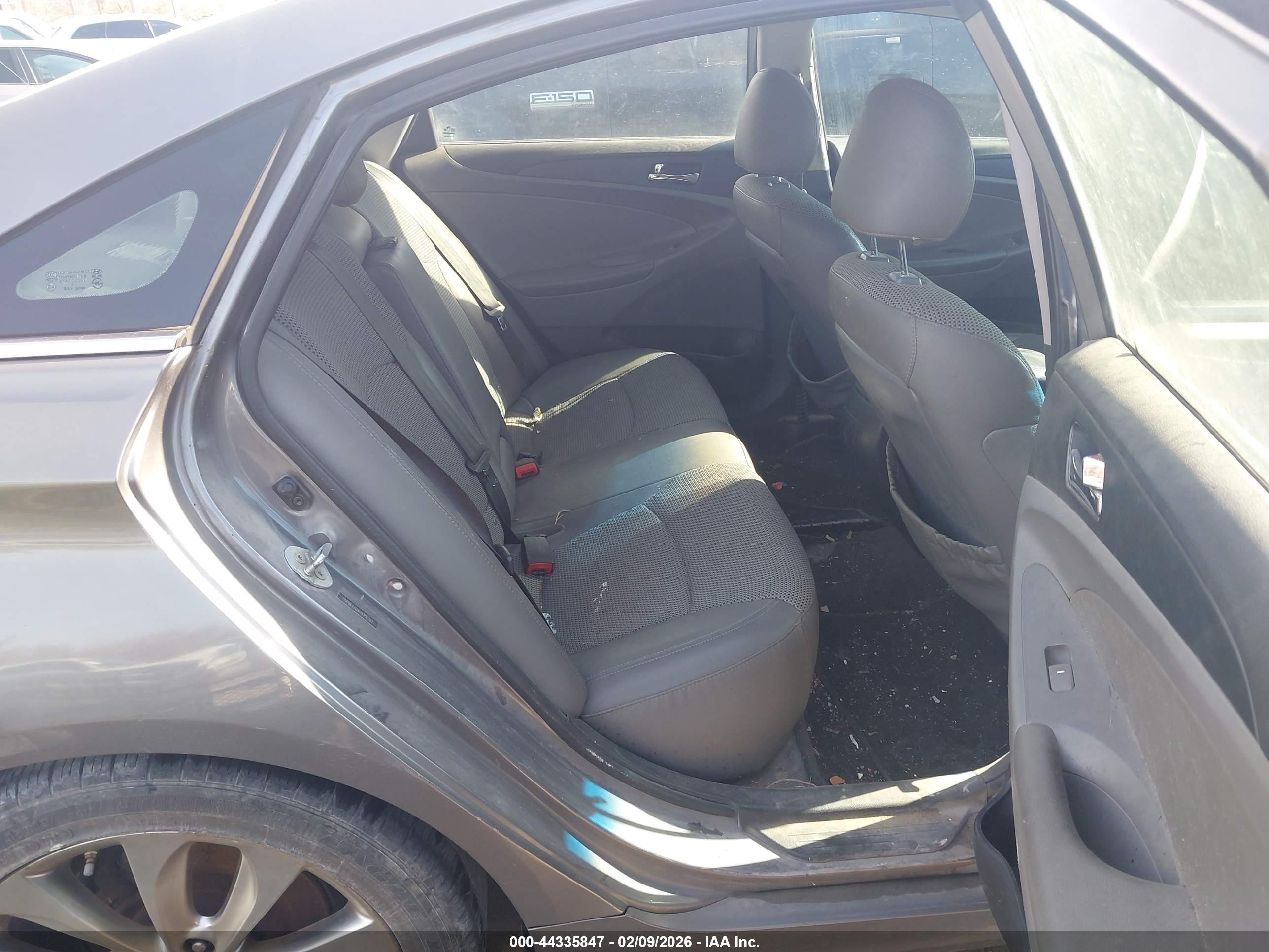 HYUNDAI SONATA image 8