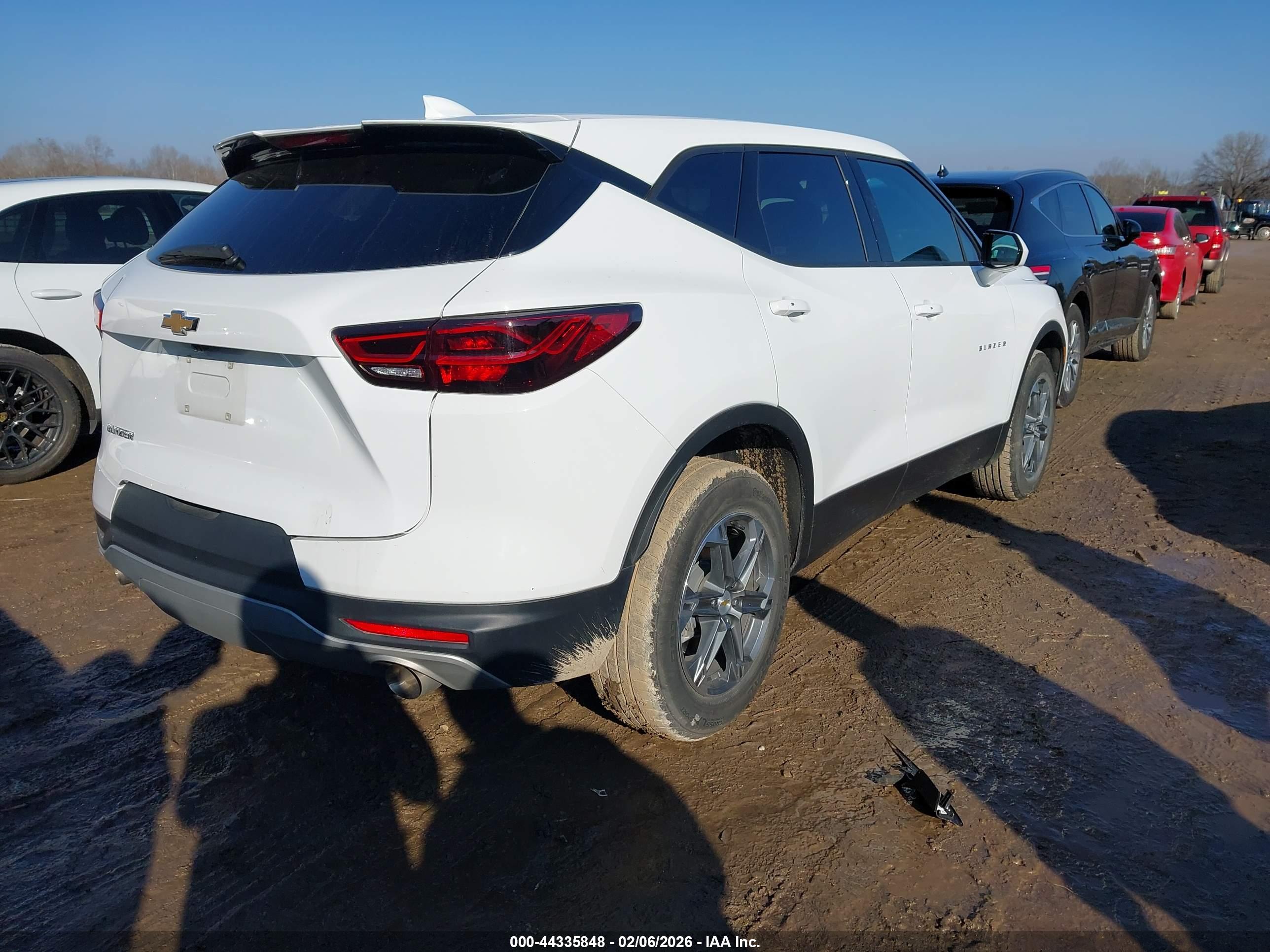 CHEVROLET BLAZER image 4