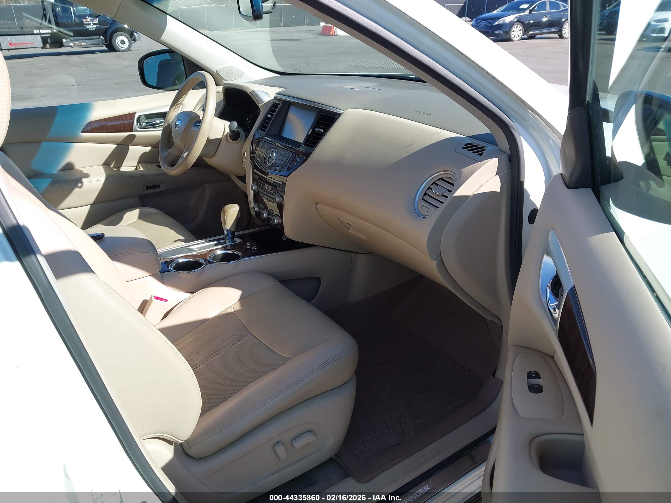 NISSAN PATHFINDER image 5