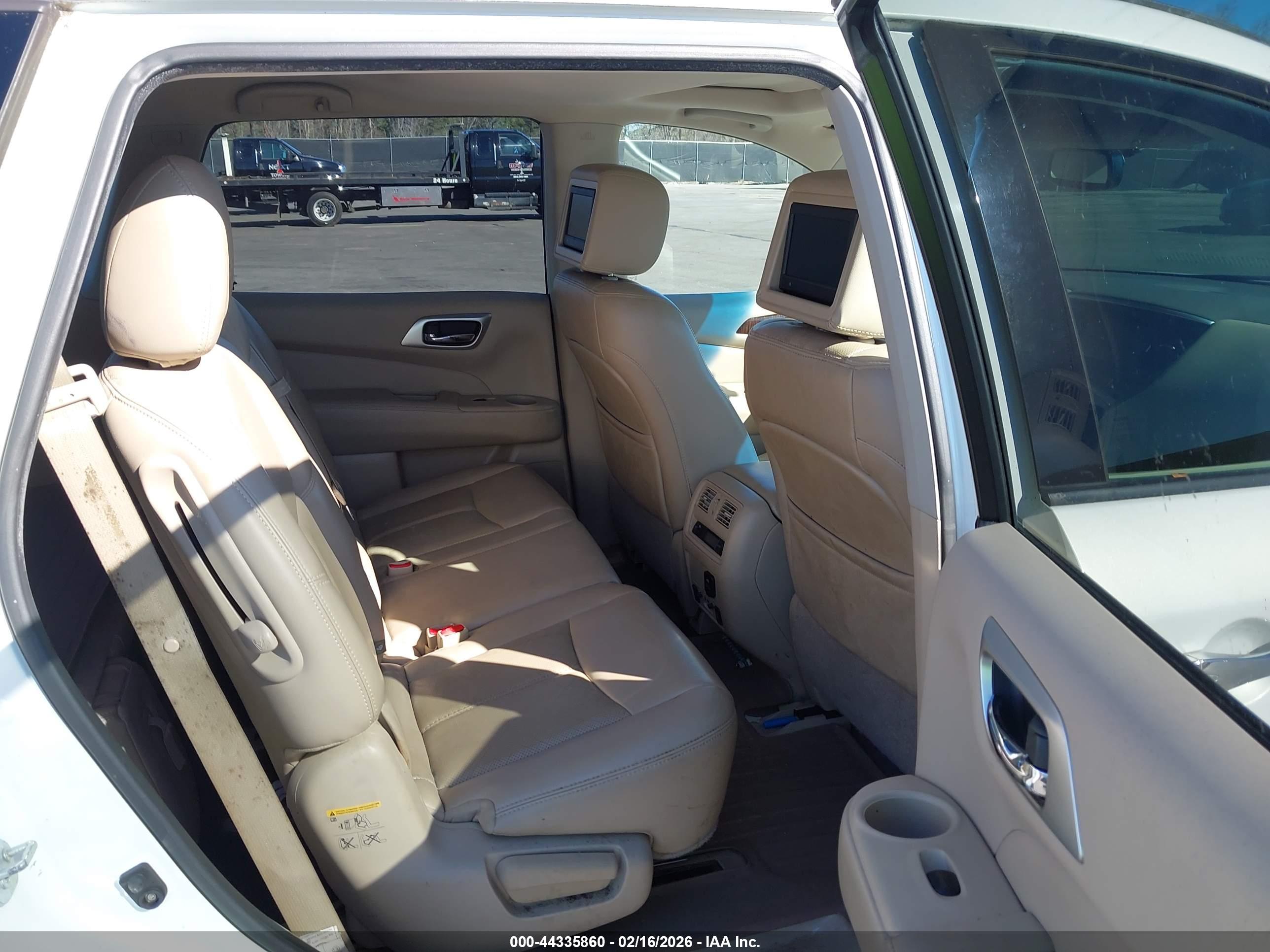 NISSAN PATHFINDER image 8