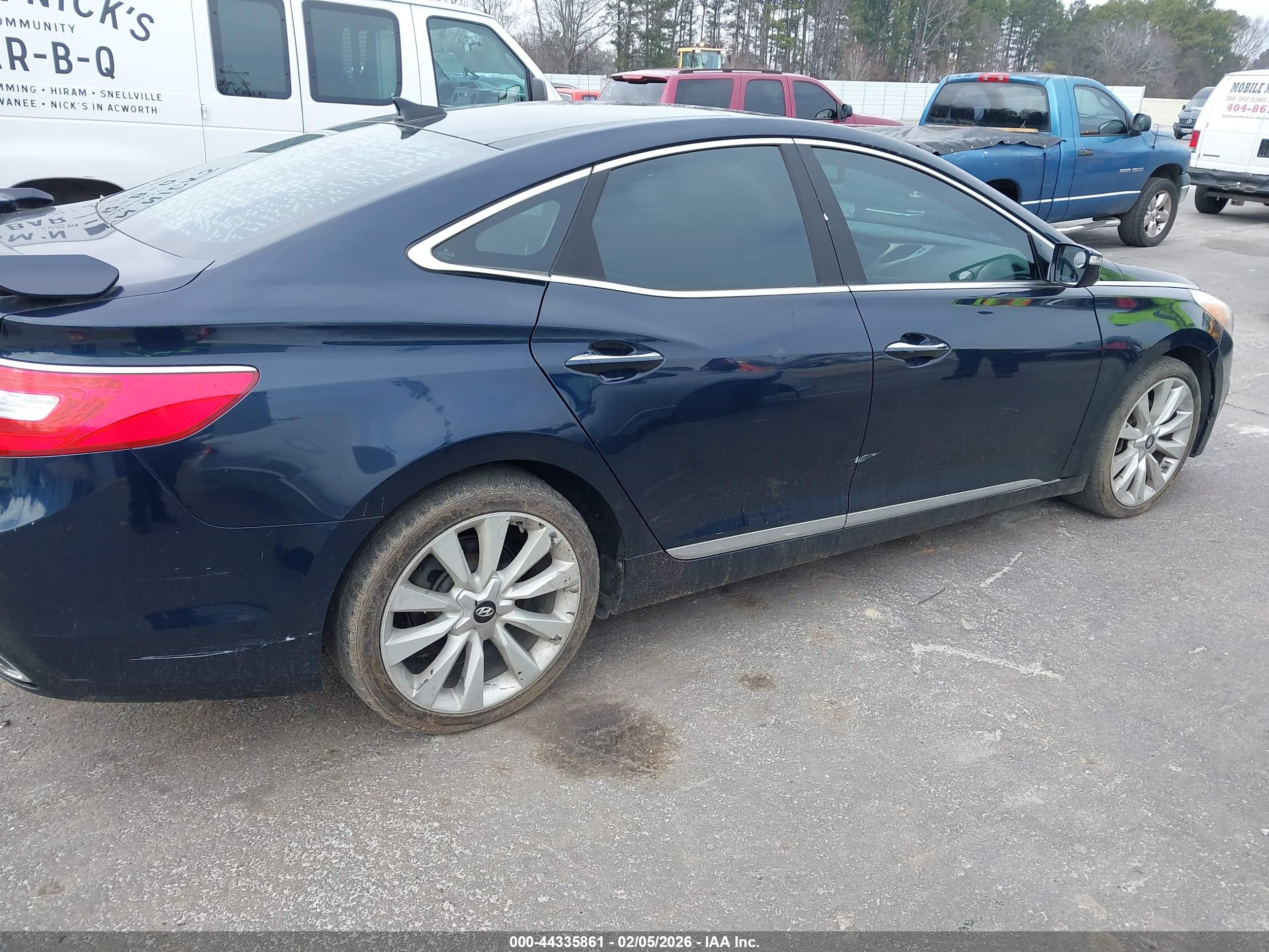 HYUNDAI AZERA image 4
