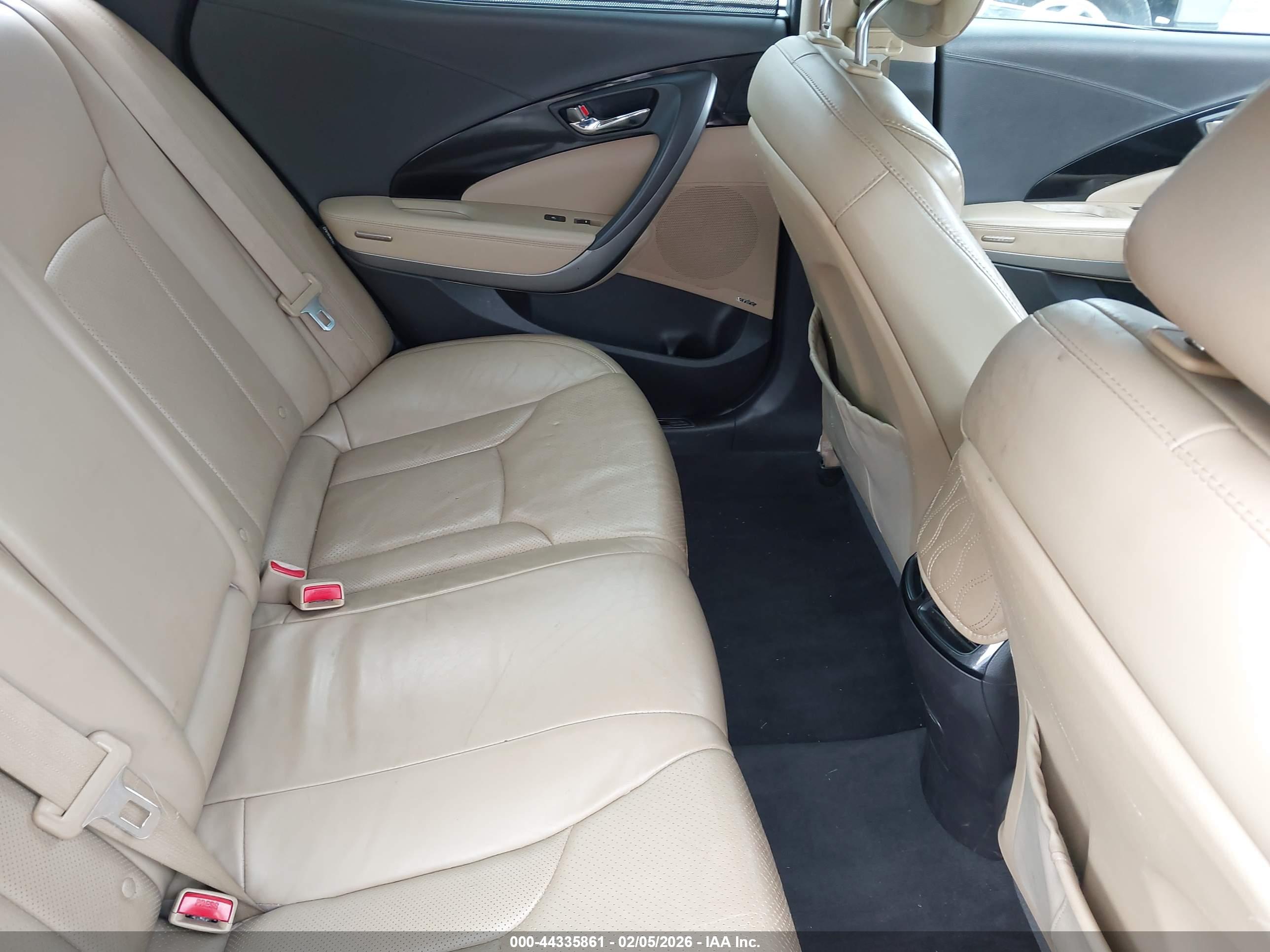 HYUNDAI AZERA image 8