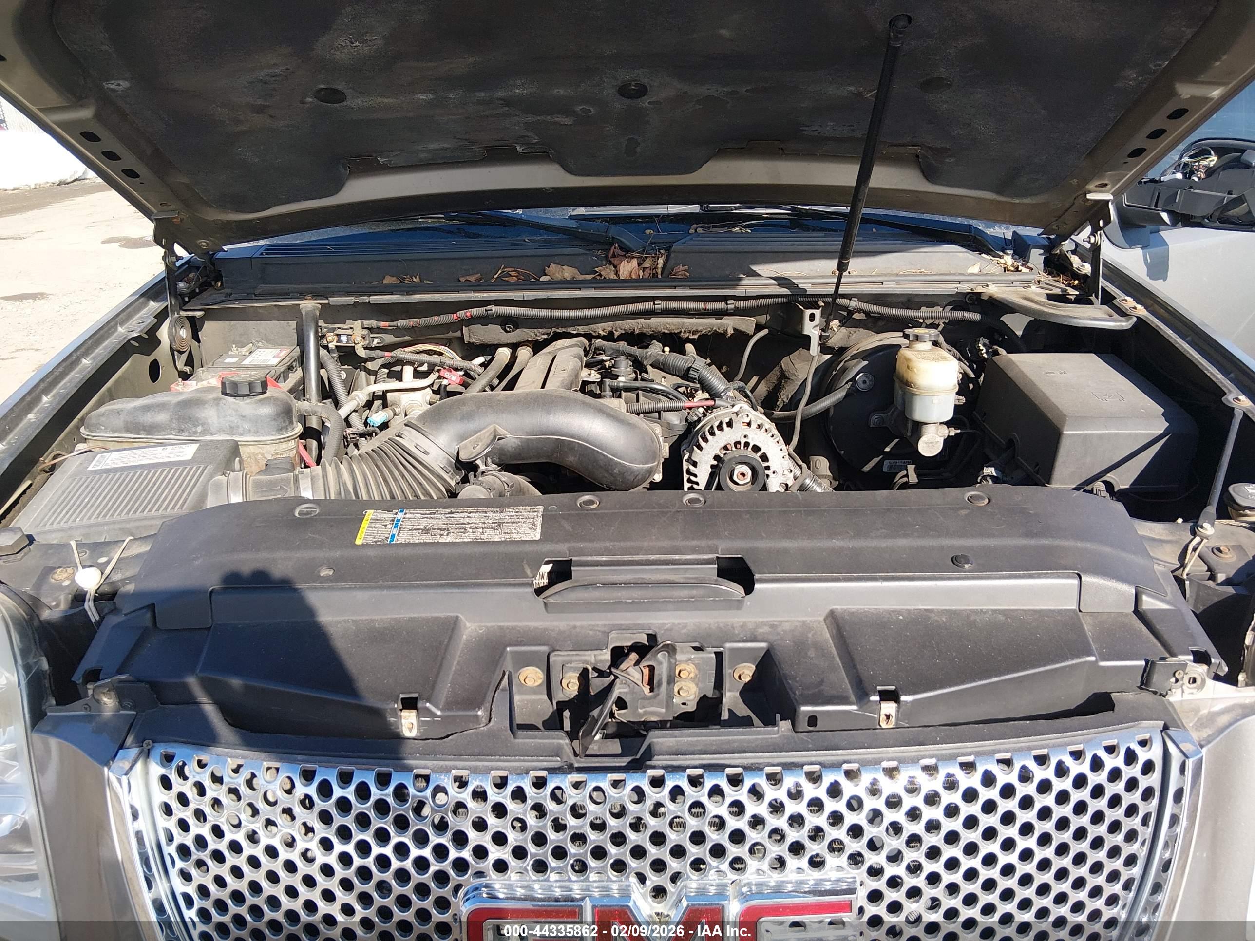 GMC YUKON image 10