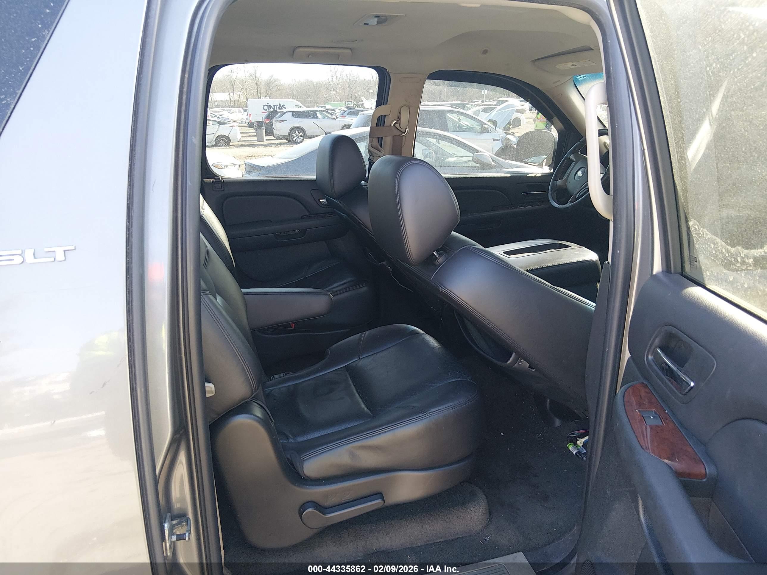 GMC YUKON image 8