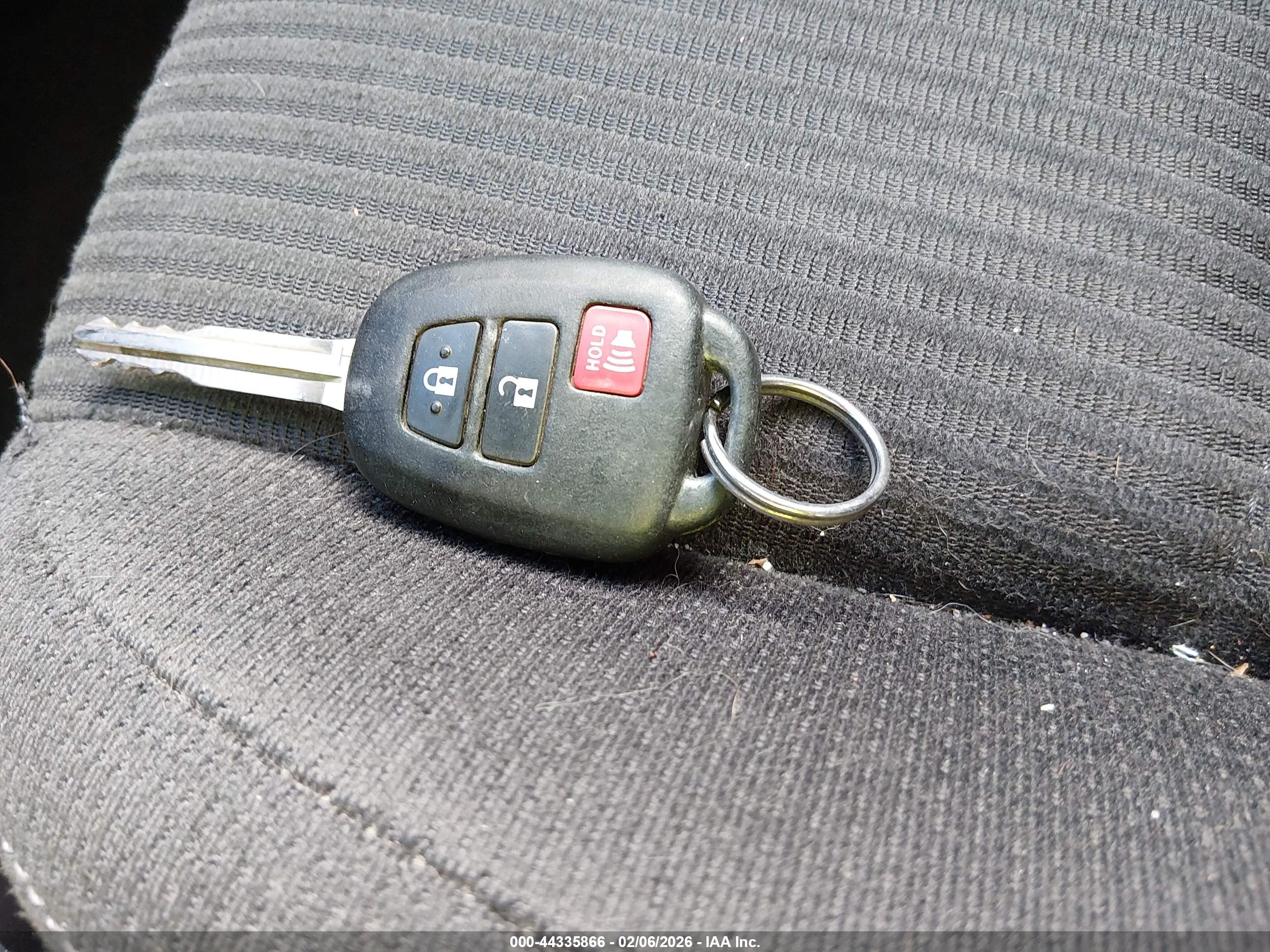 TOYOTA RAV4 image 11