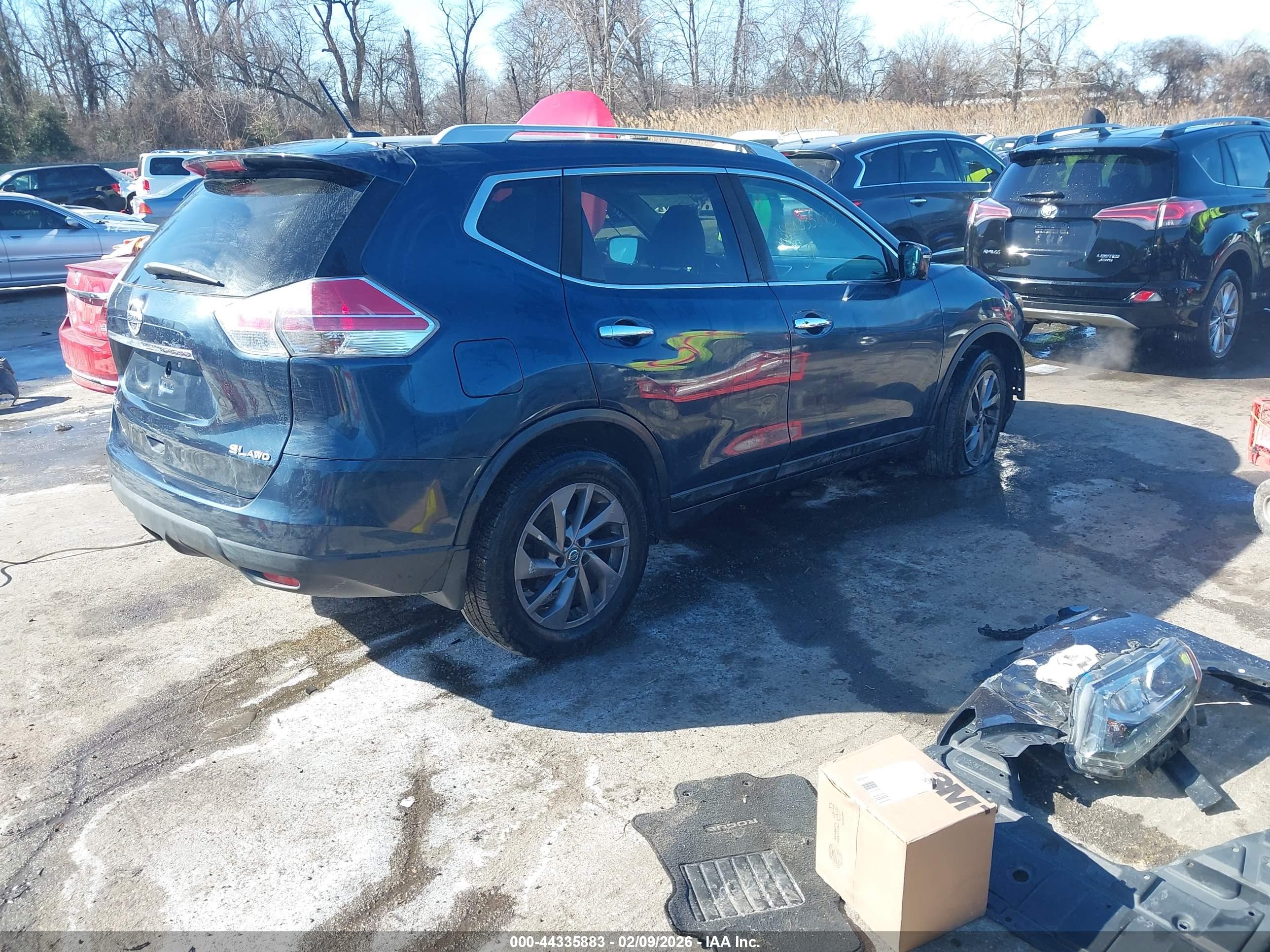 NISSAN ROGUE image 4