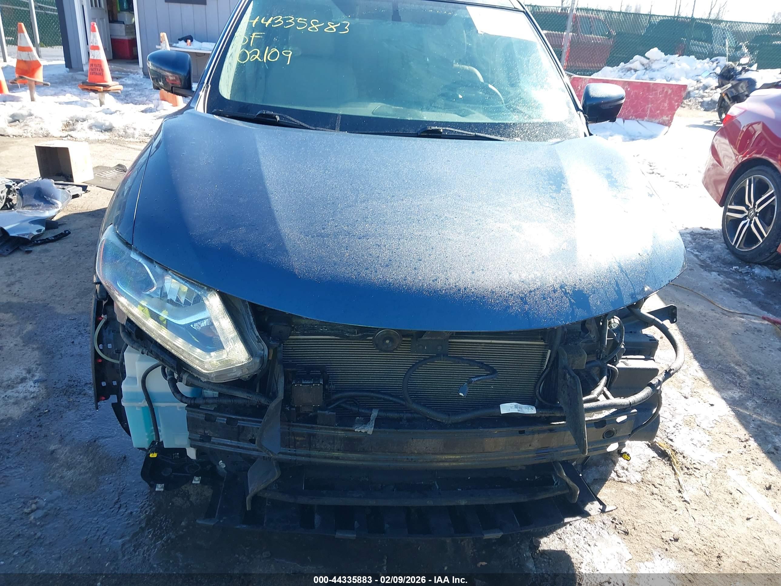 NISSAN ROGUE image 6