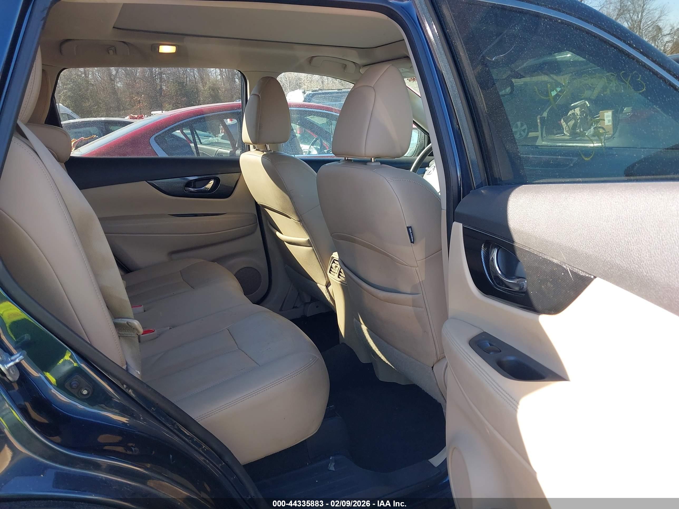 NISSAN ROGUE image 8