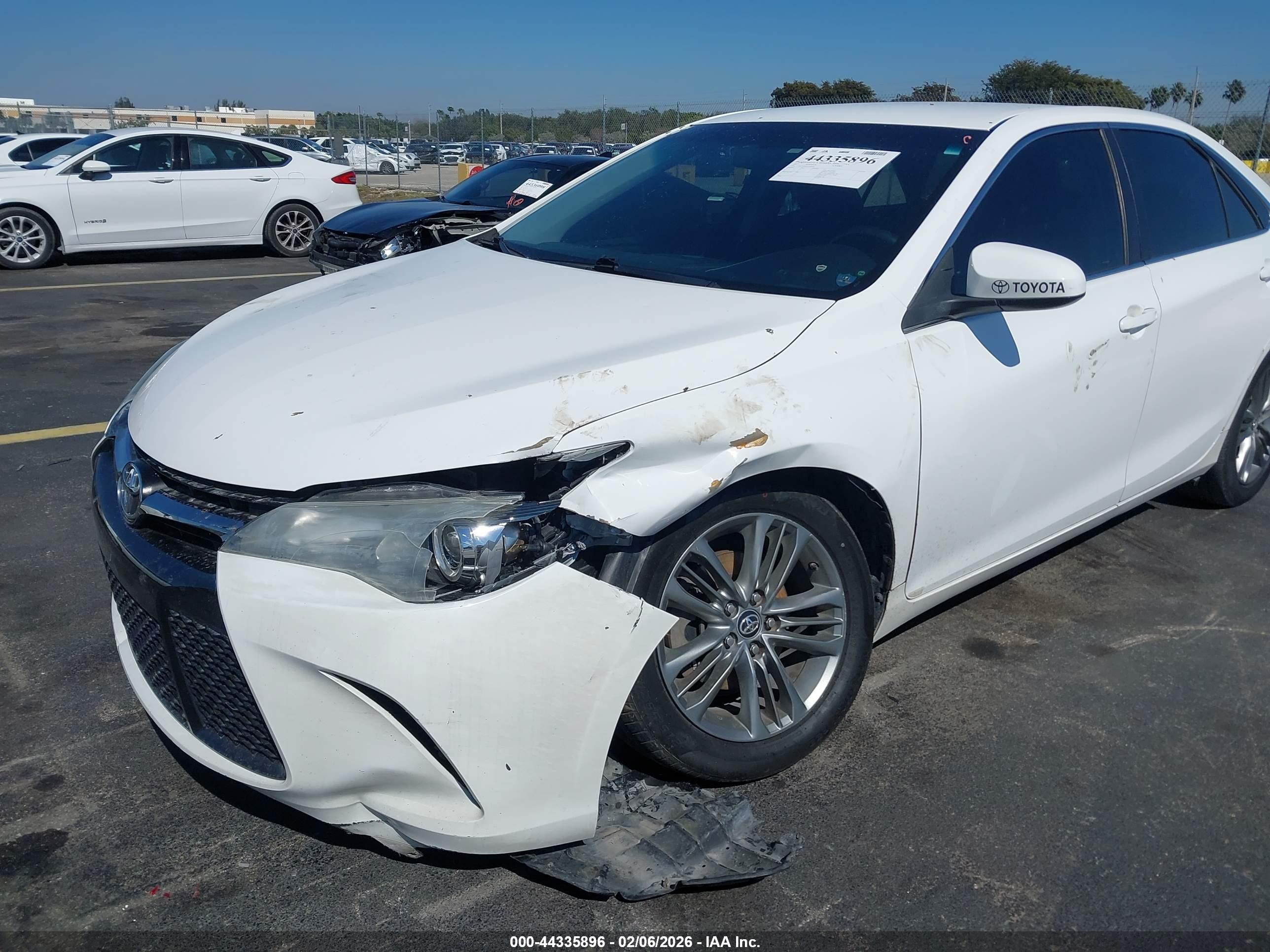 TOYOTA CAMRY image 6