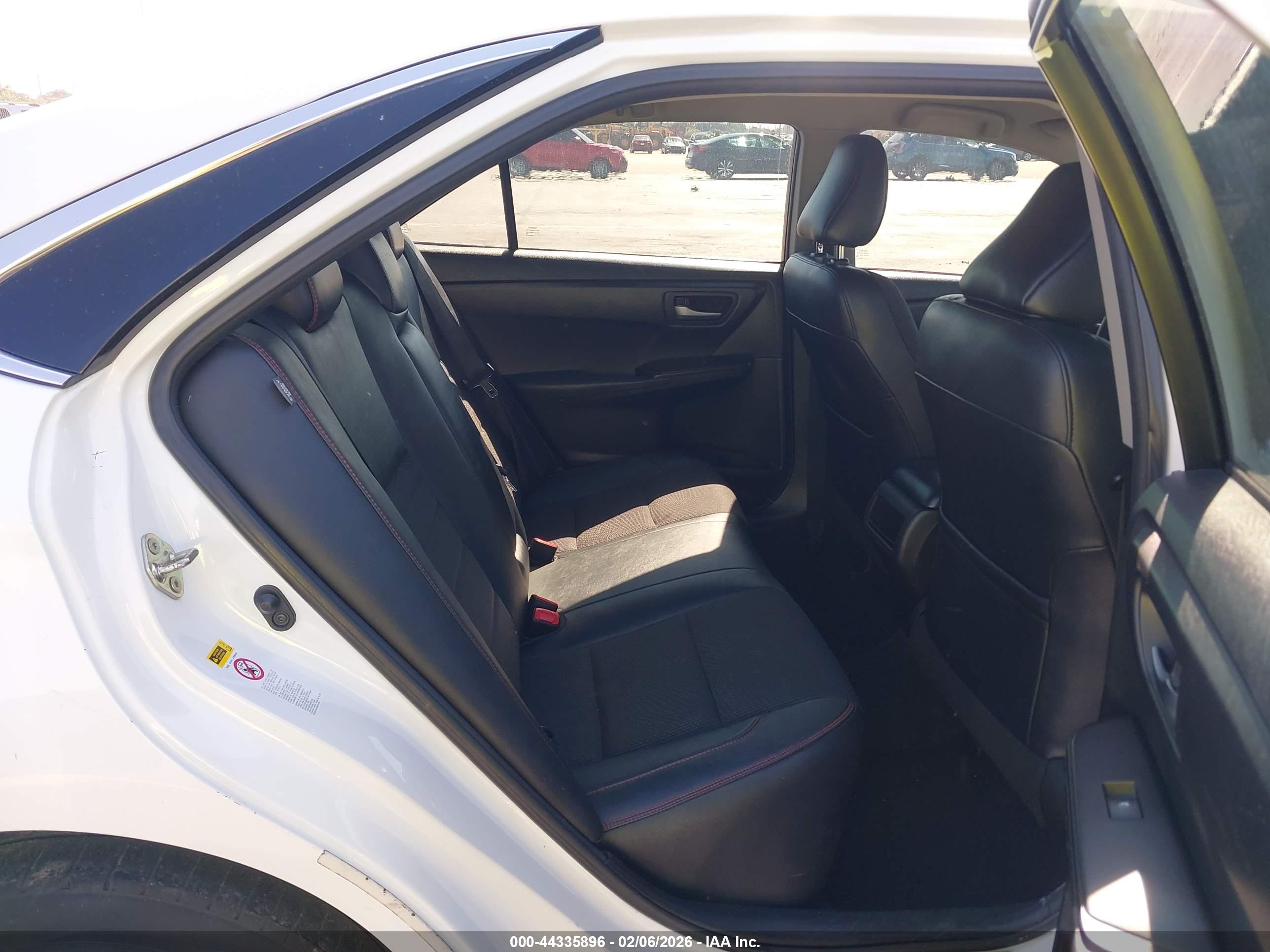 TOYOTA CAMRY image 8