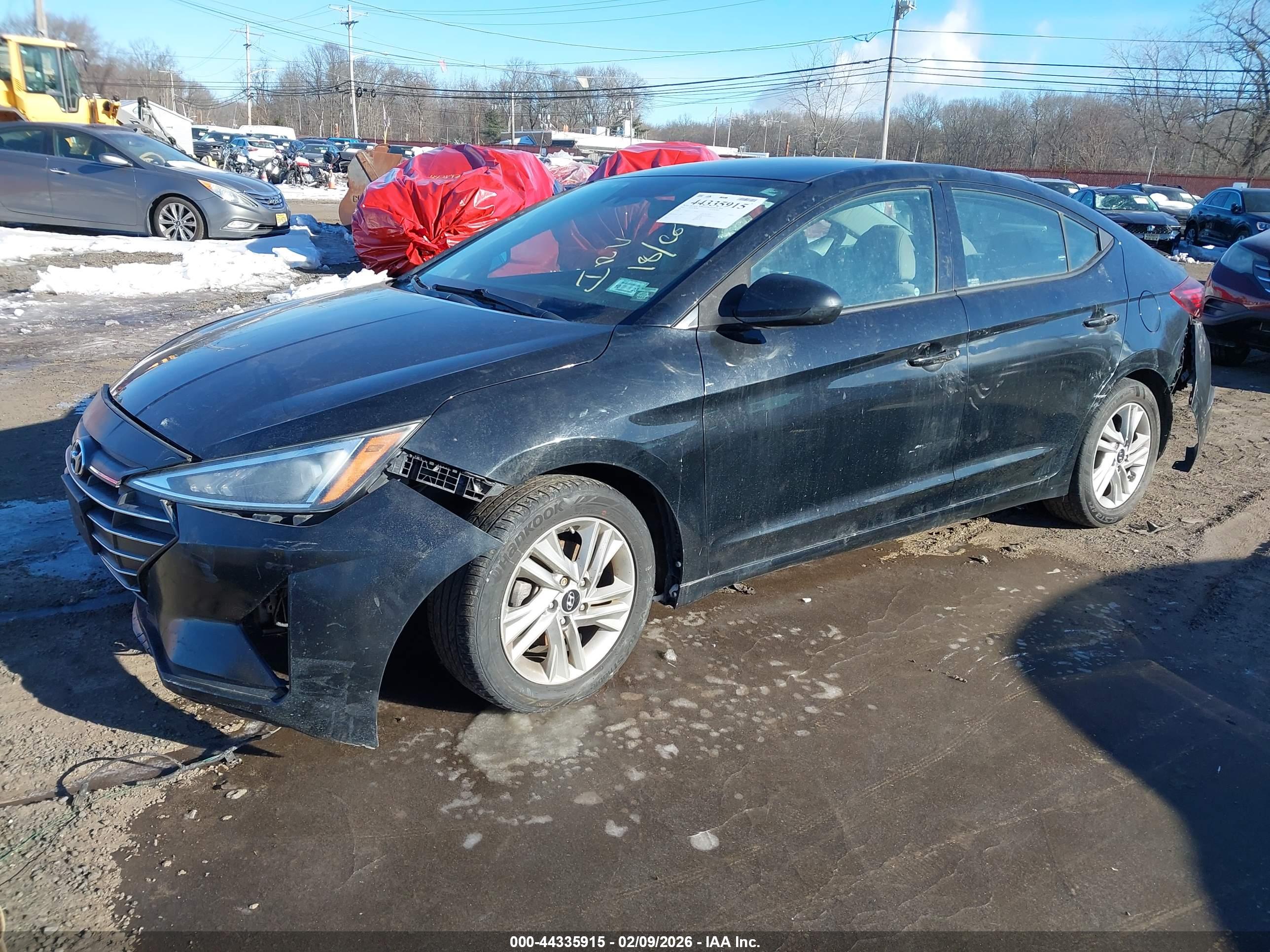HYUNDAI ELANTRA image 2