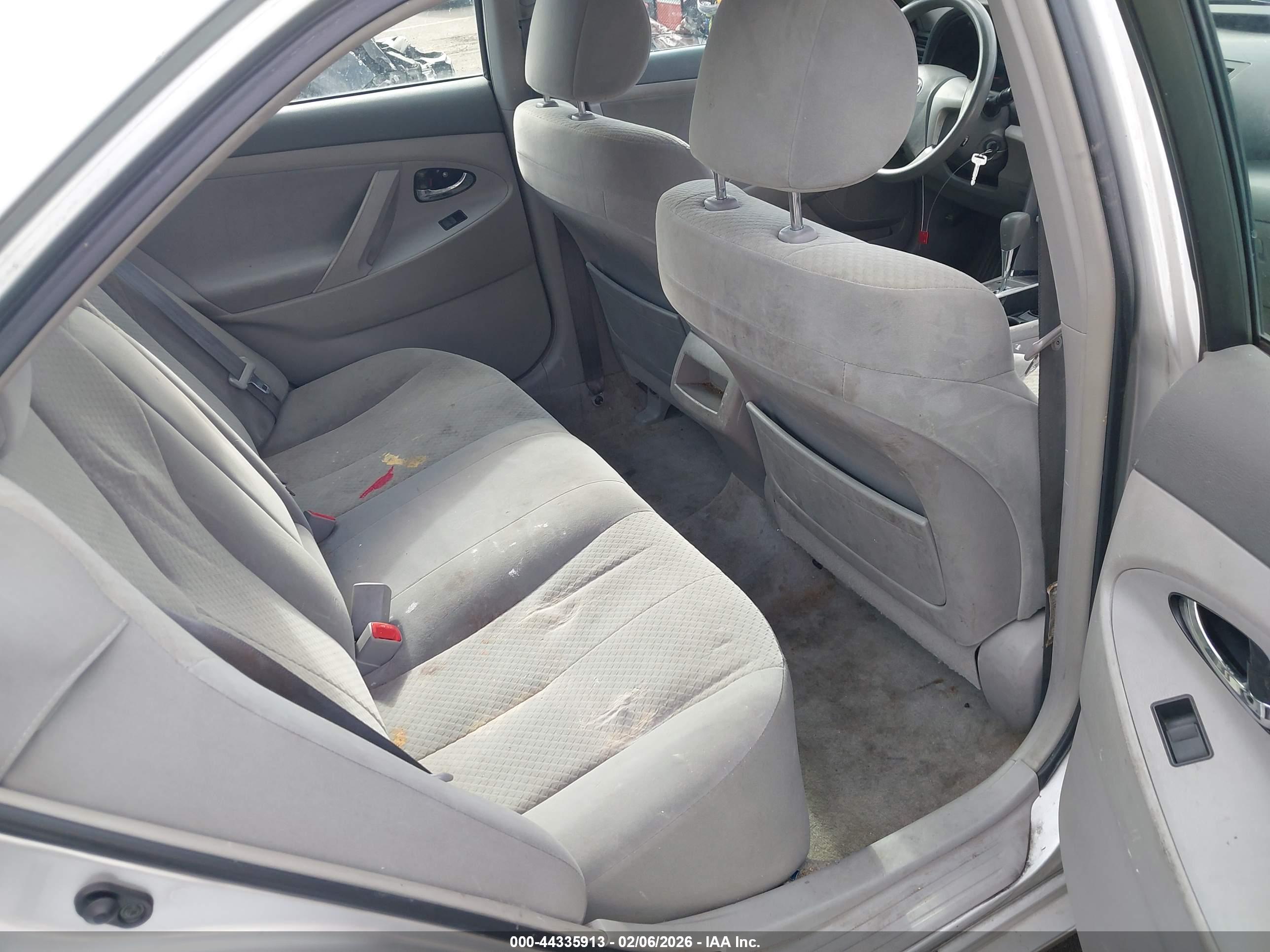 TOYOTA CAMRY image 8