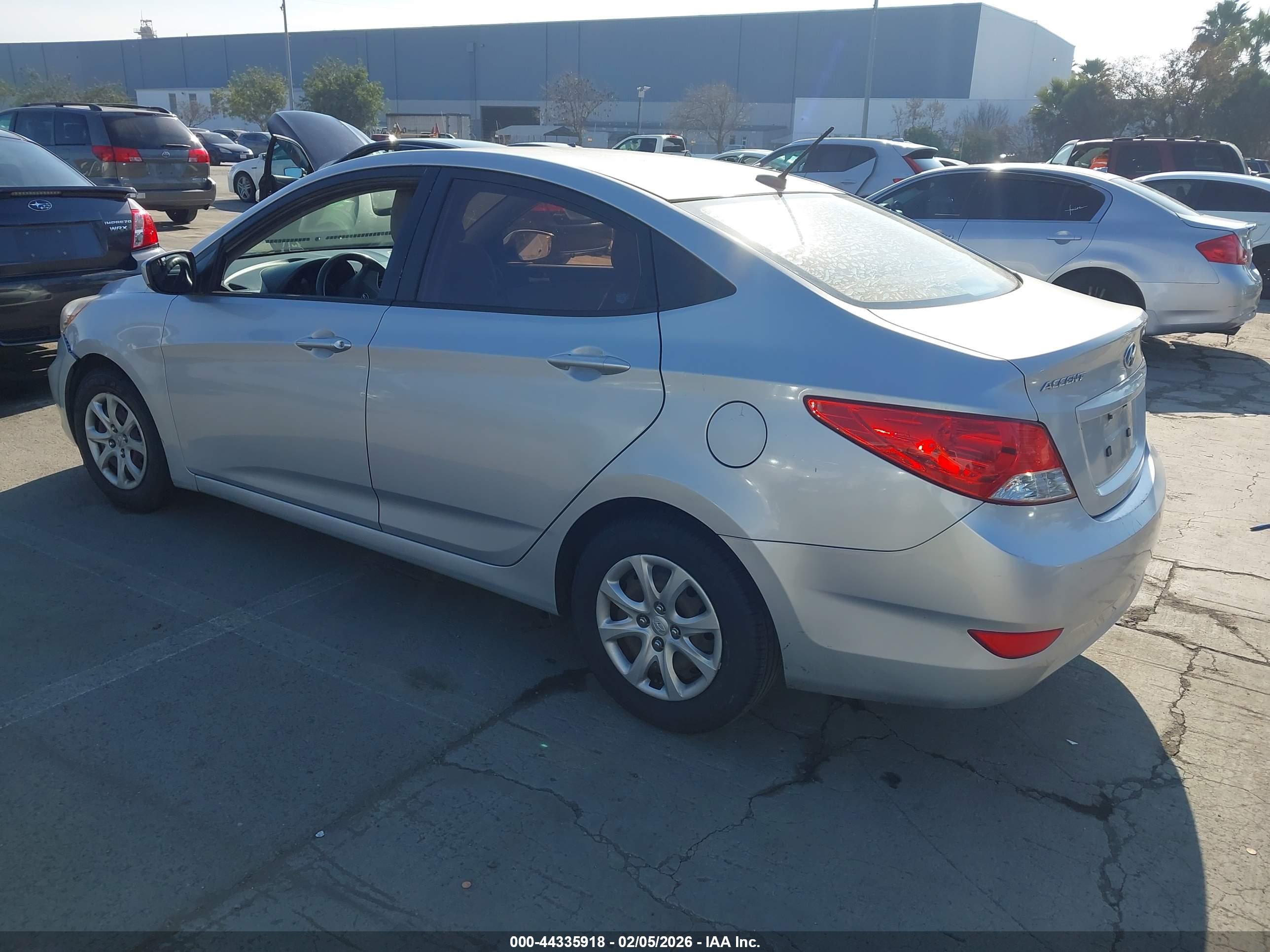 HYUNDAI ACCENT image 3