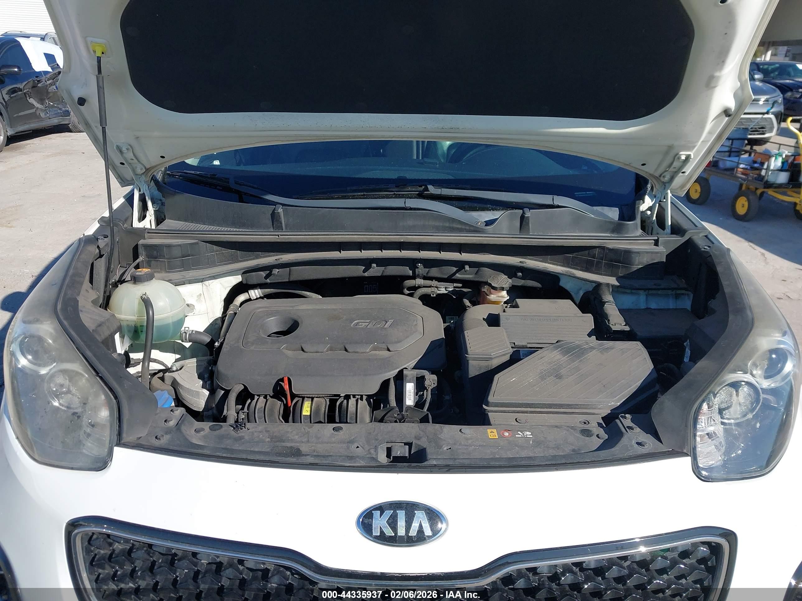 KIA SPORTAGE image 10