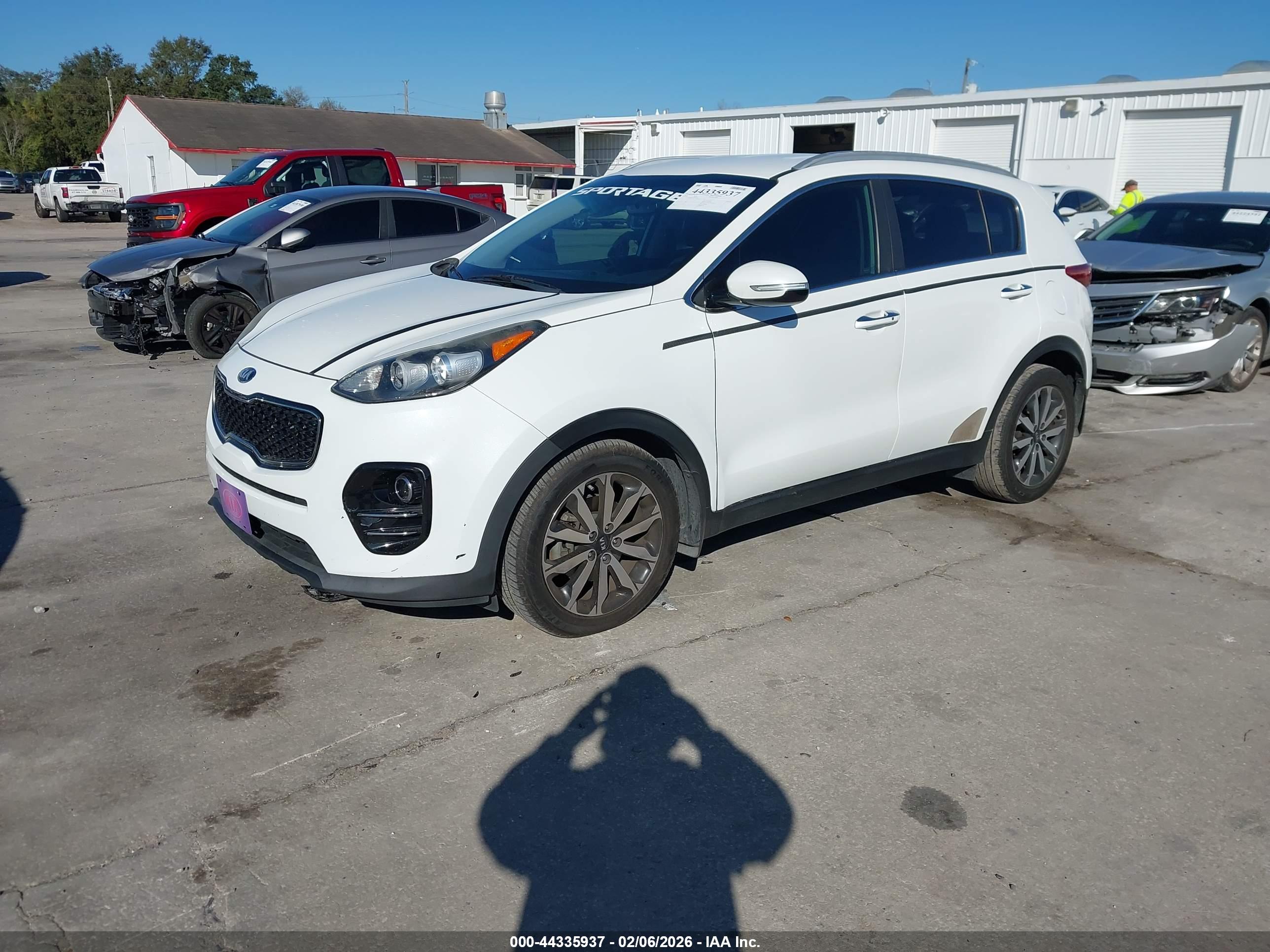 KIA SPORTAGE image 2
