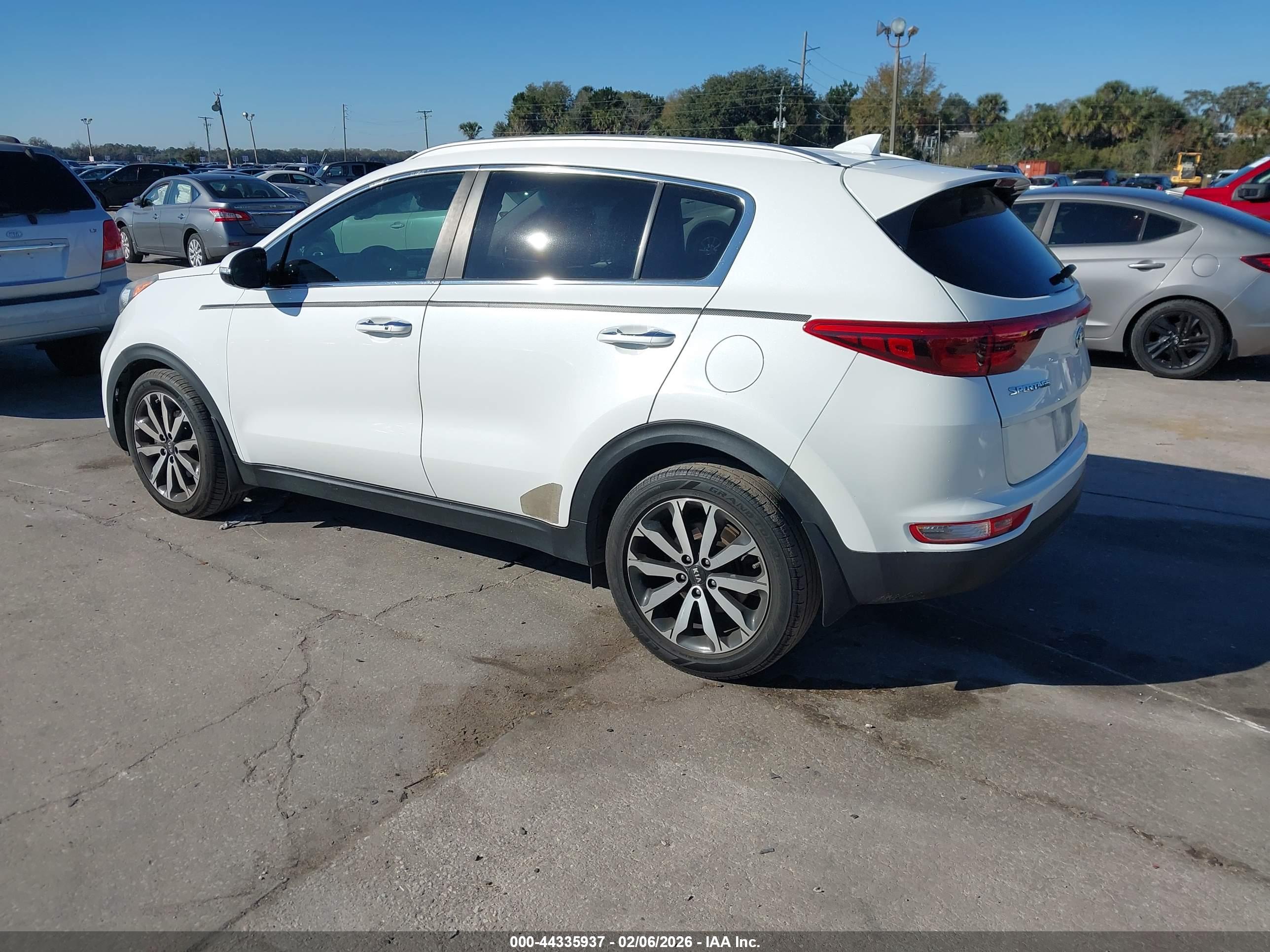 KIA SPORTAGE image 3