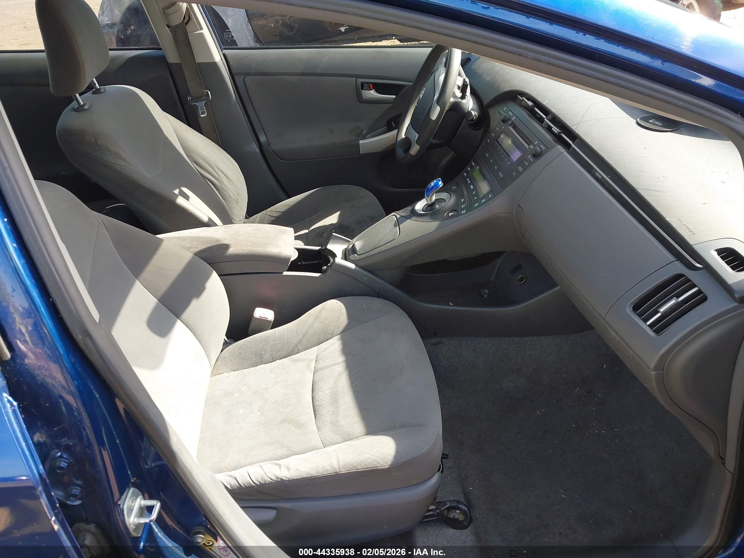 TOYOTA PRIUS image 5