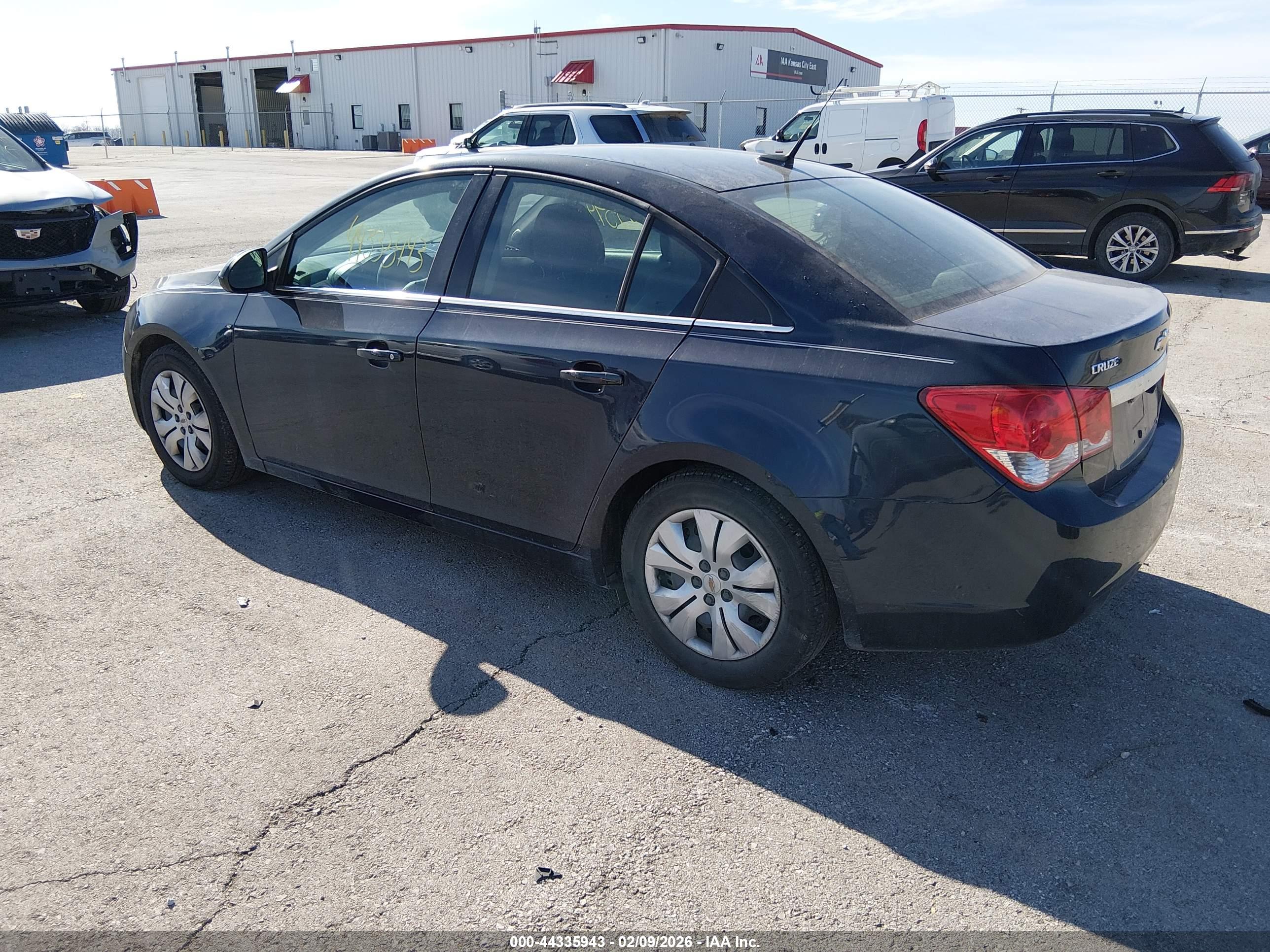 CHEVROLET CRUZE image 3