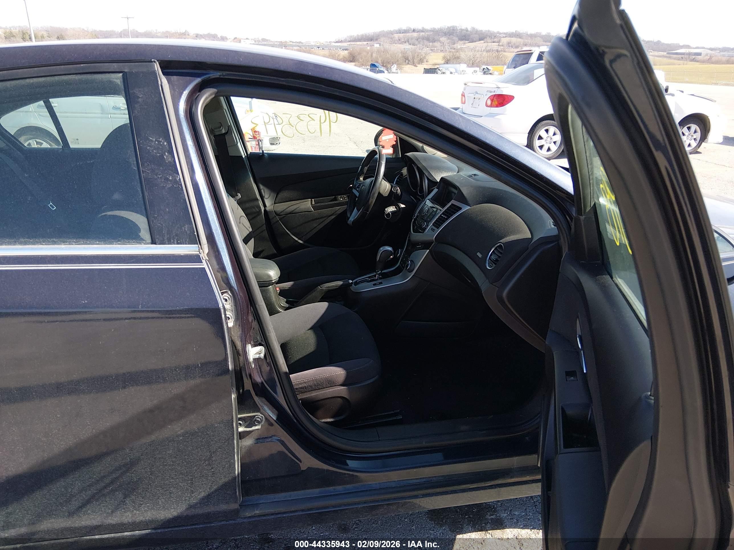 CHEVROLET CRUZE image 5