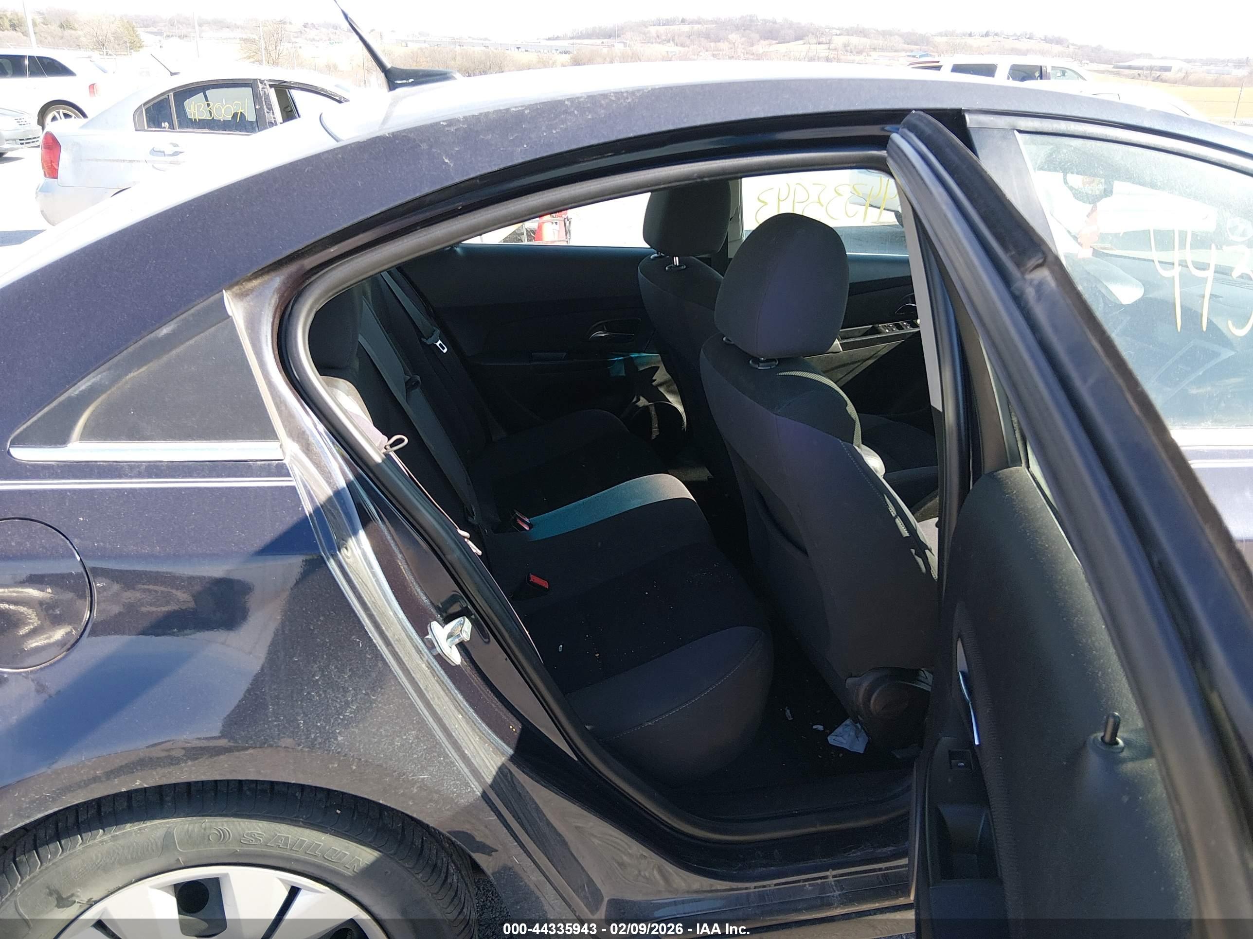 CHEVROLET CRUZE image 8