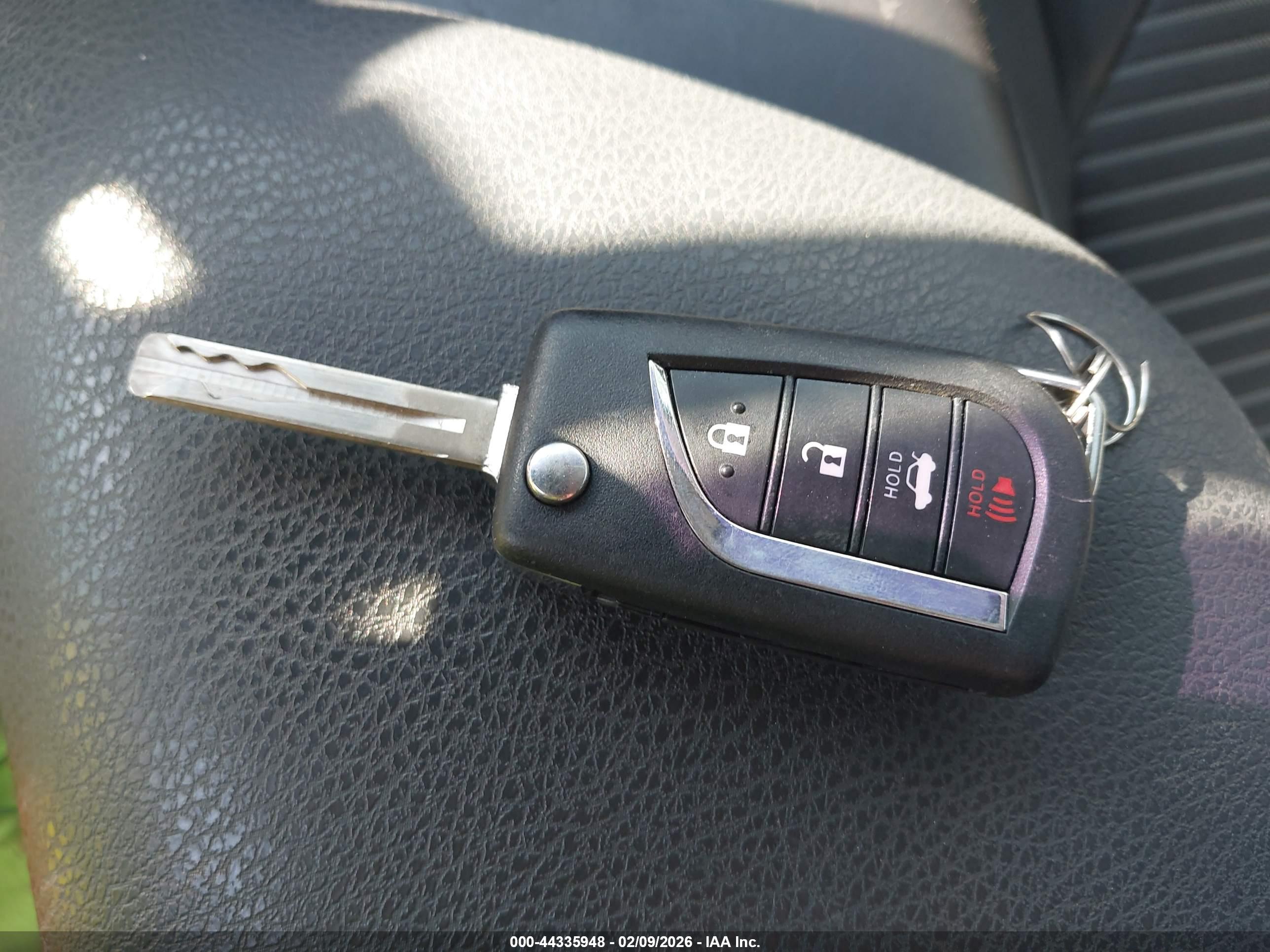 TOYOTA CAMRY image 11