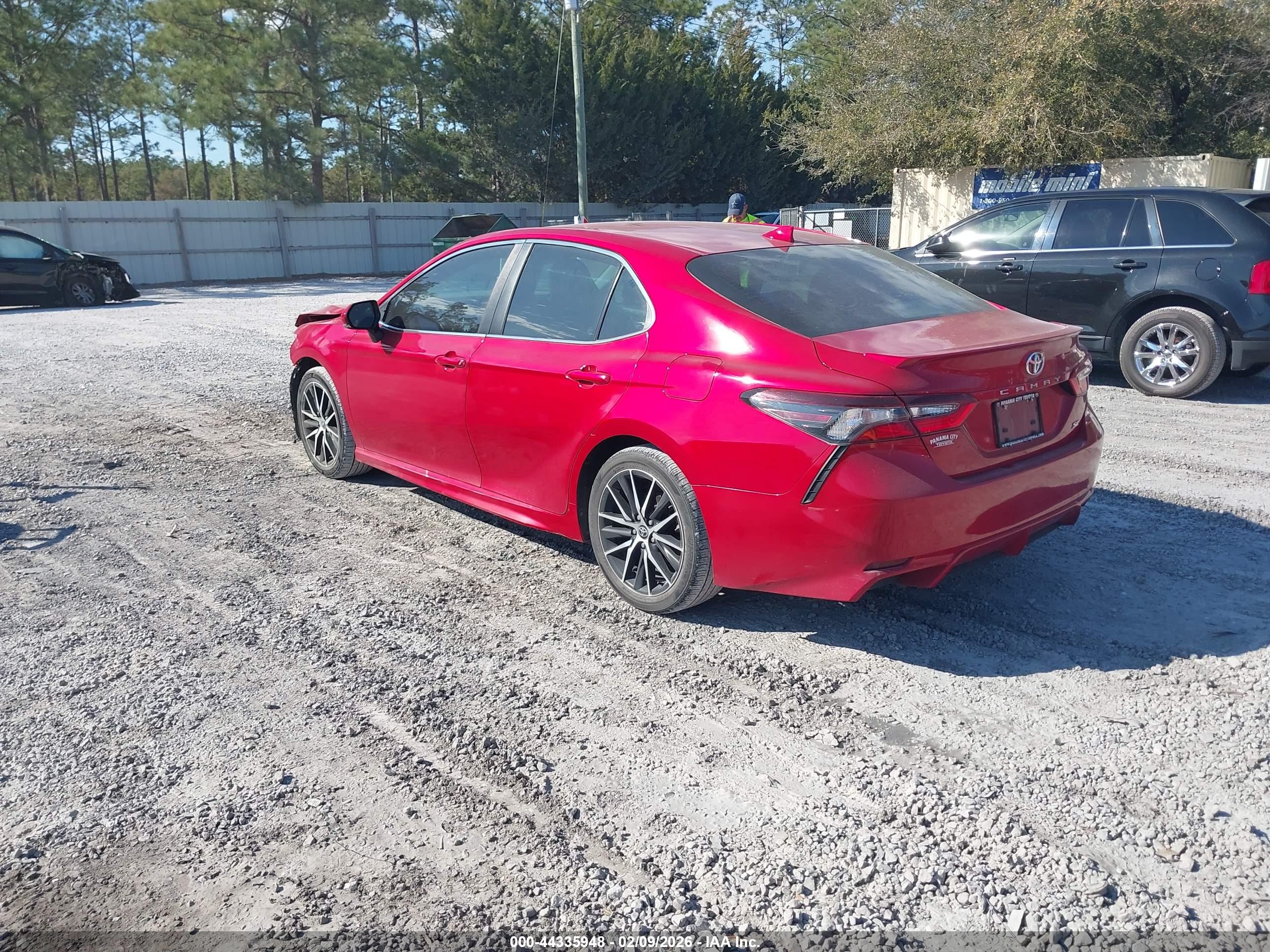 TOYOTA CAMRY image 3