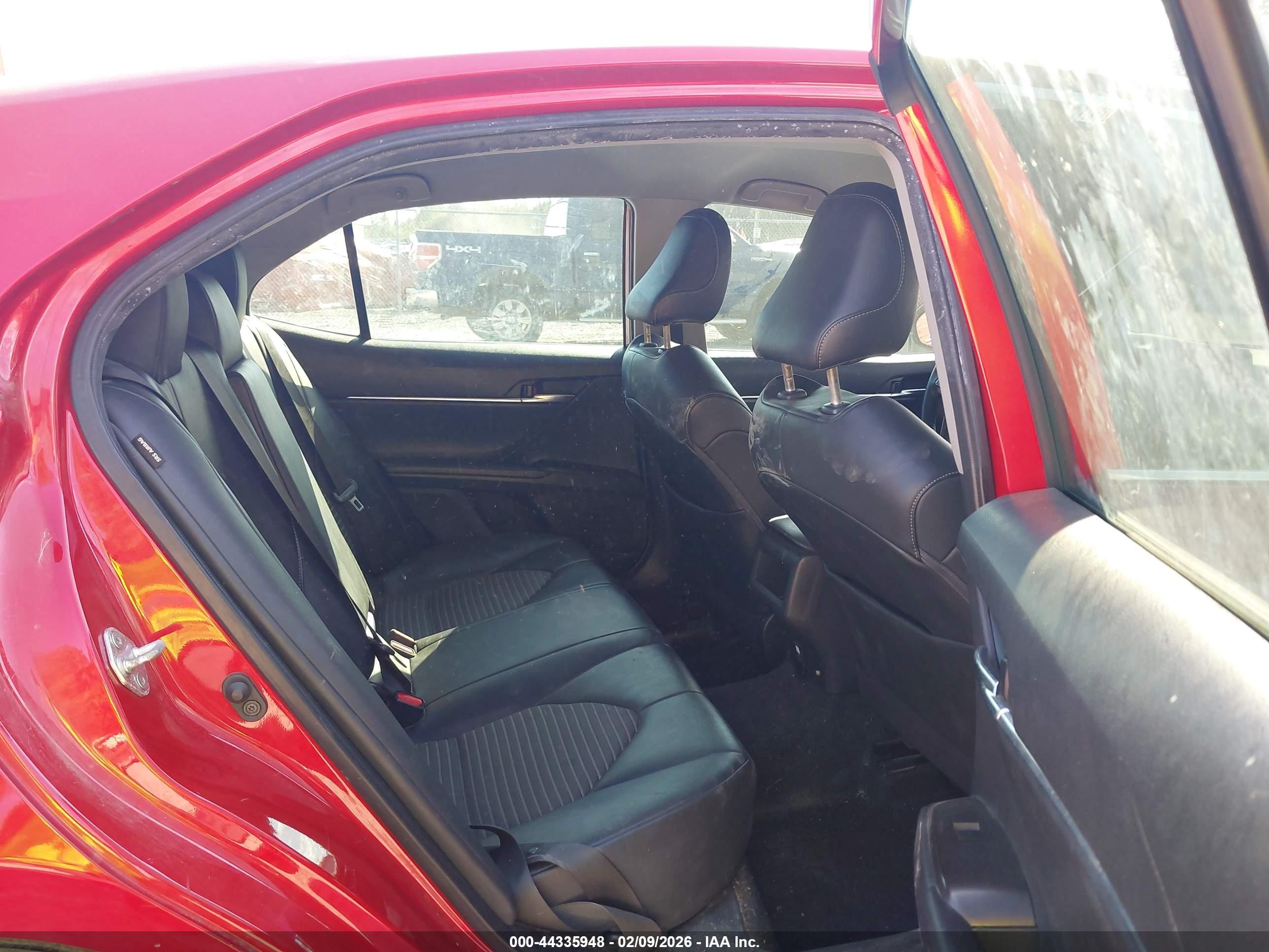 TOYOTA CAMRY image 8