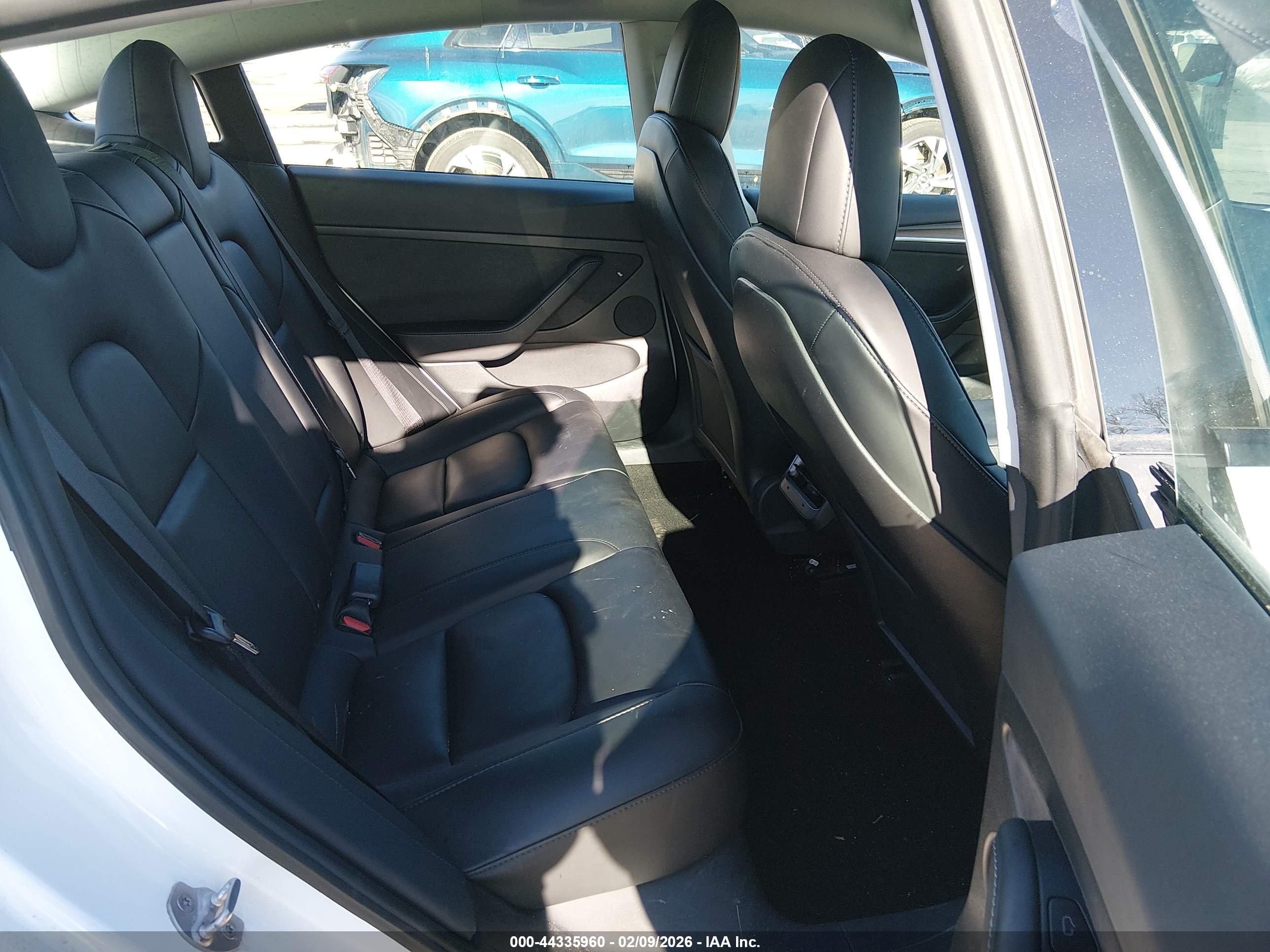 TESLA MODEL image 8