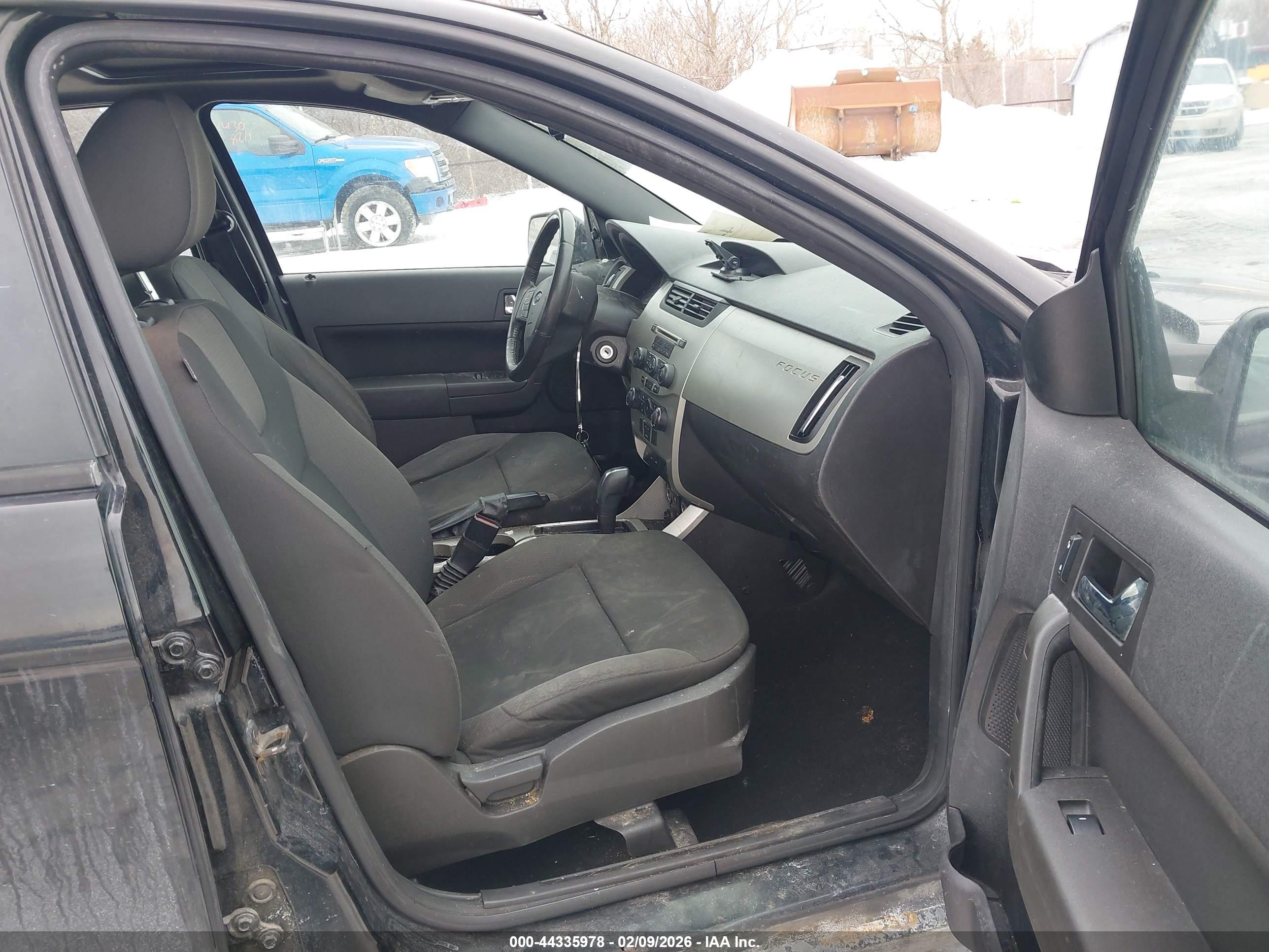 FORD FOCUS image 5