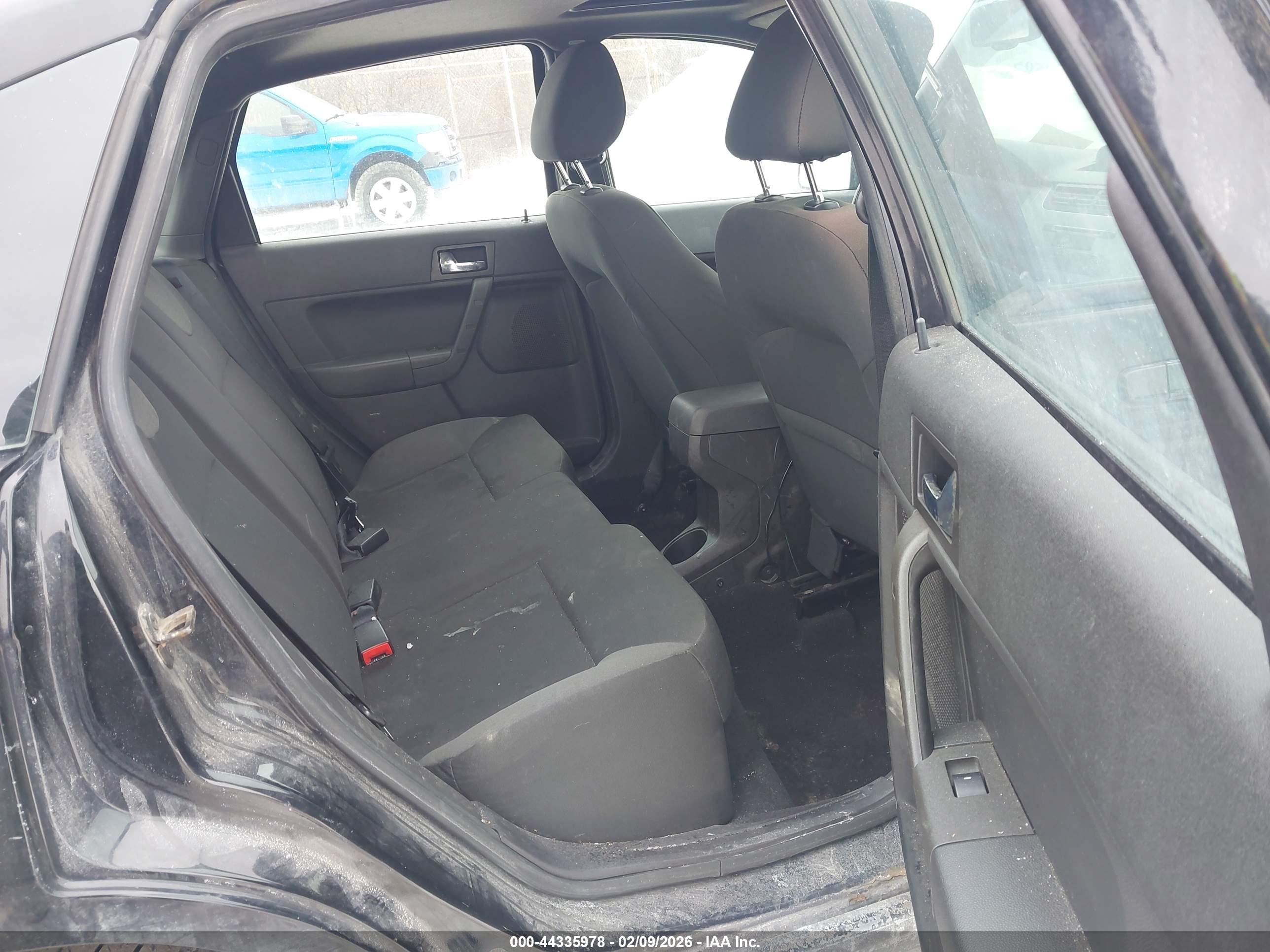 FORD FOCUS image 8
