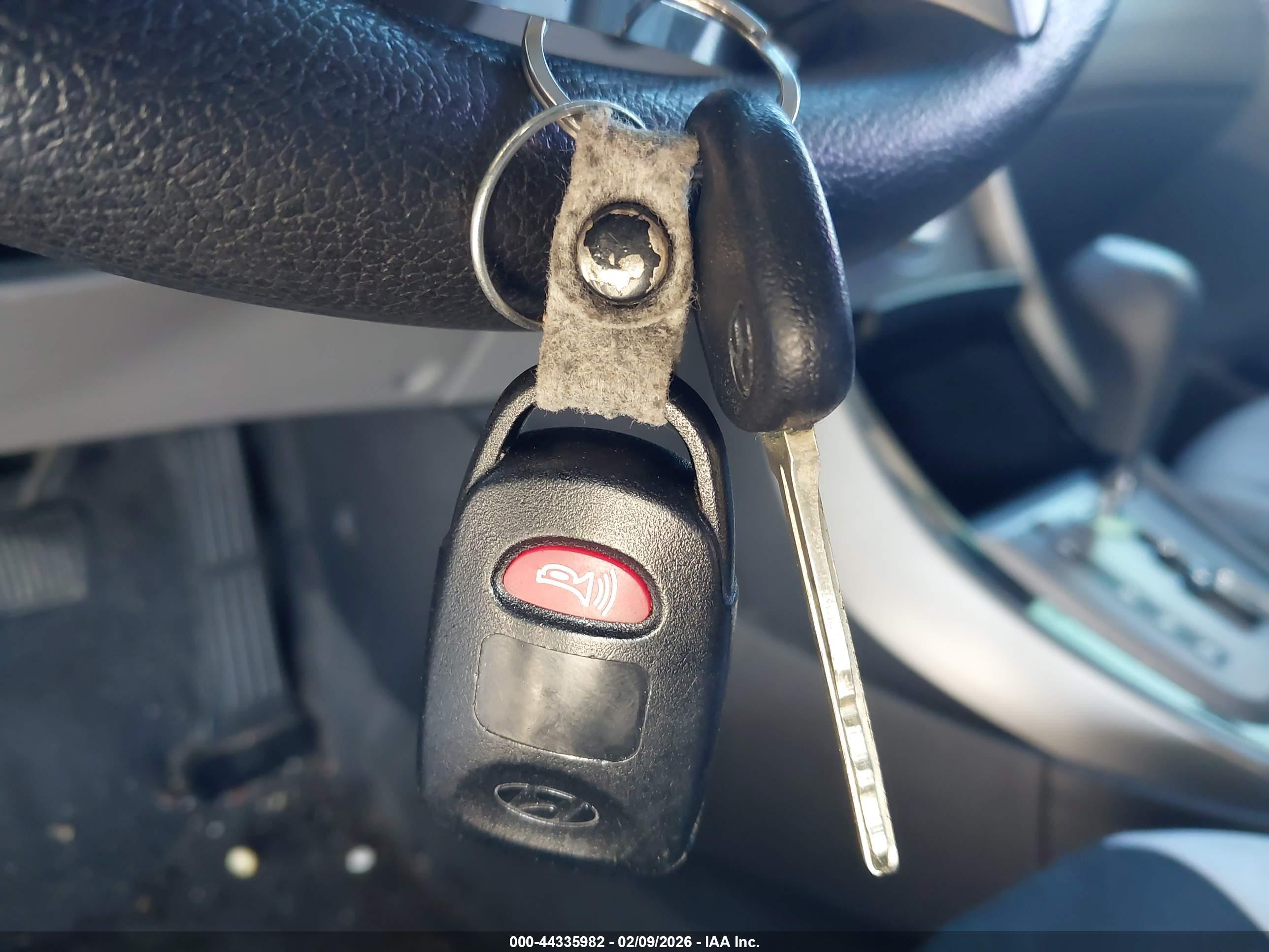 HYUNDAI ELANTRA image 11