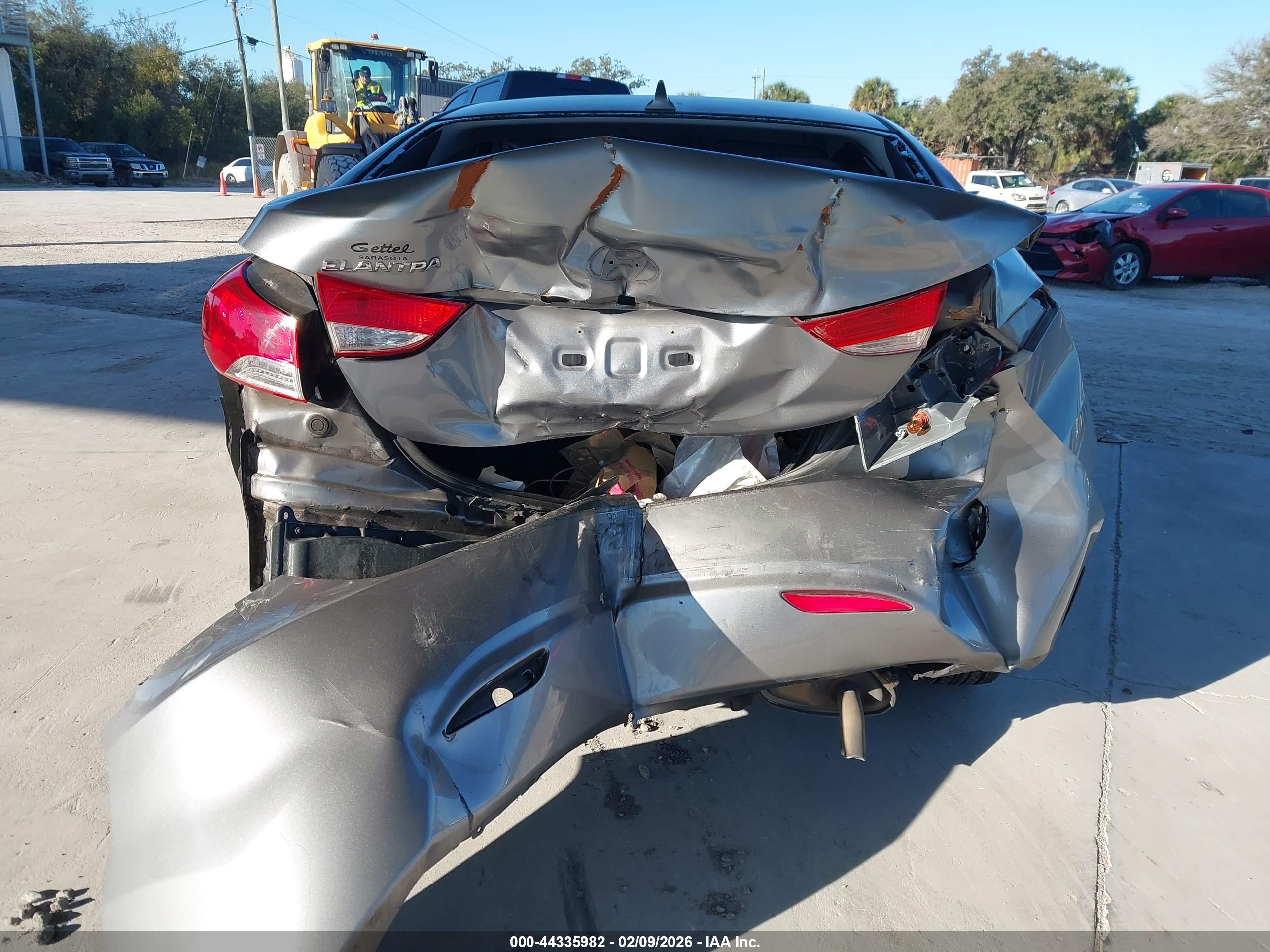 HYUNDAI ELANTRA image 6