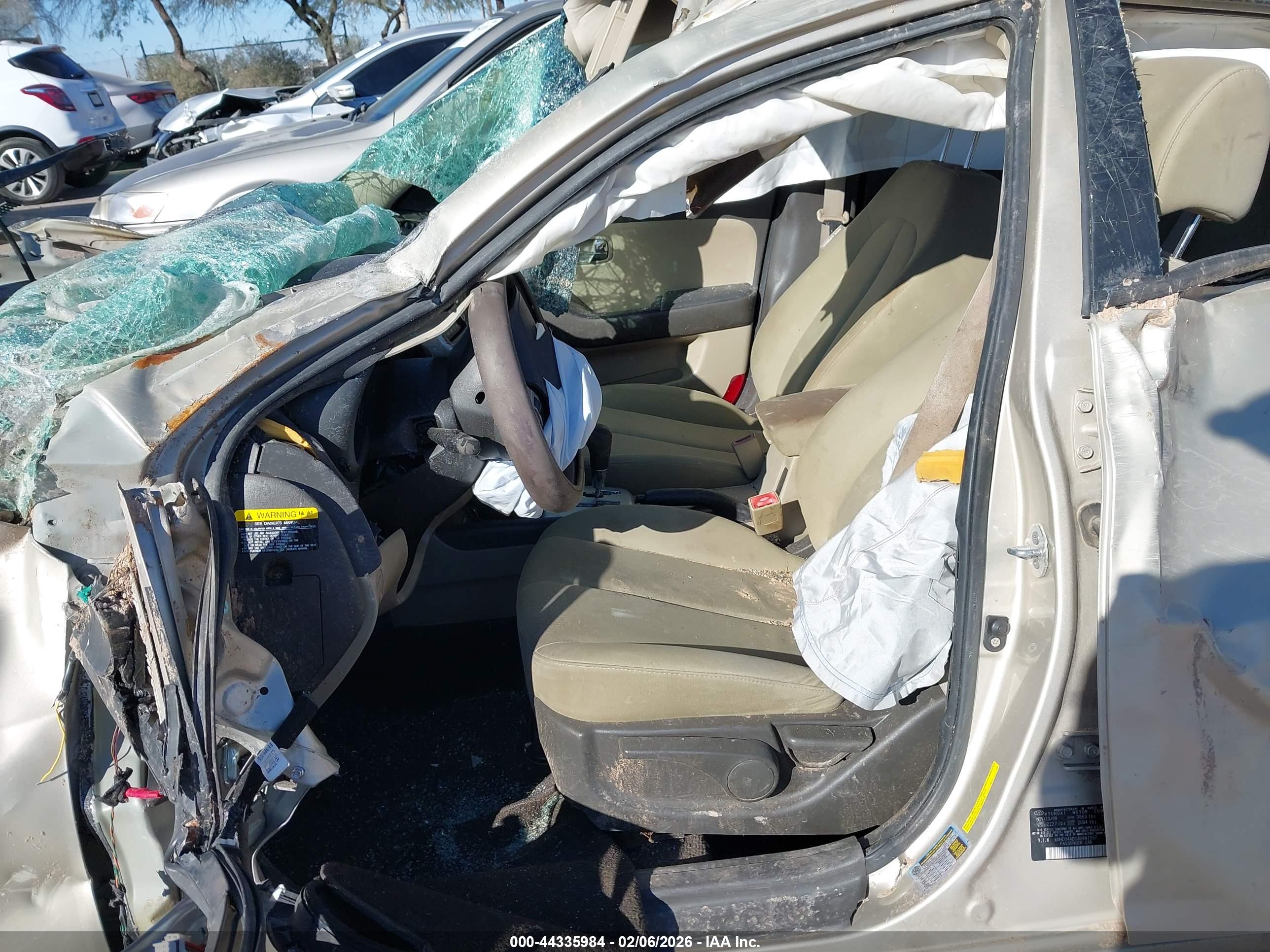 HYUNDAI ELANTRA image 5