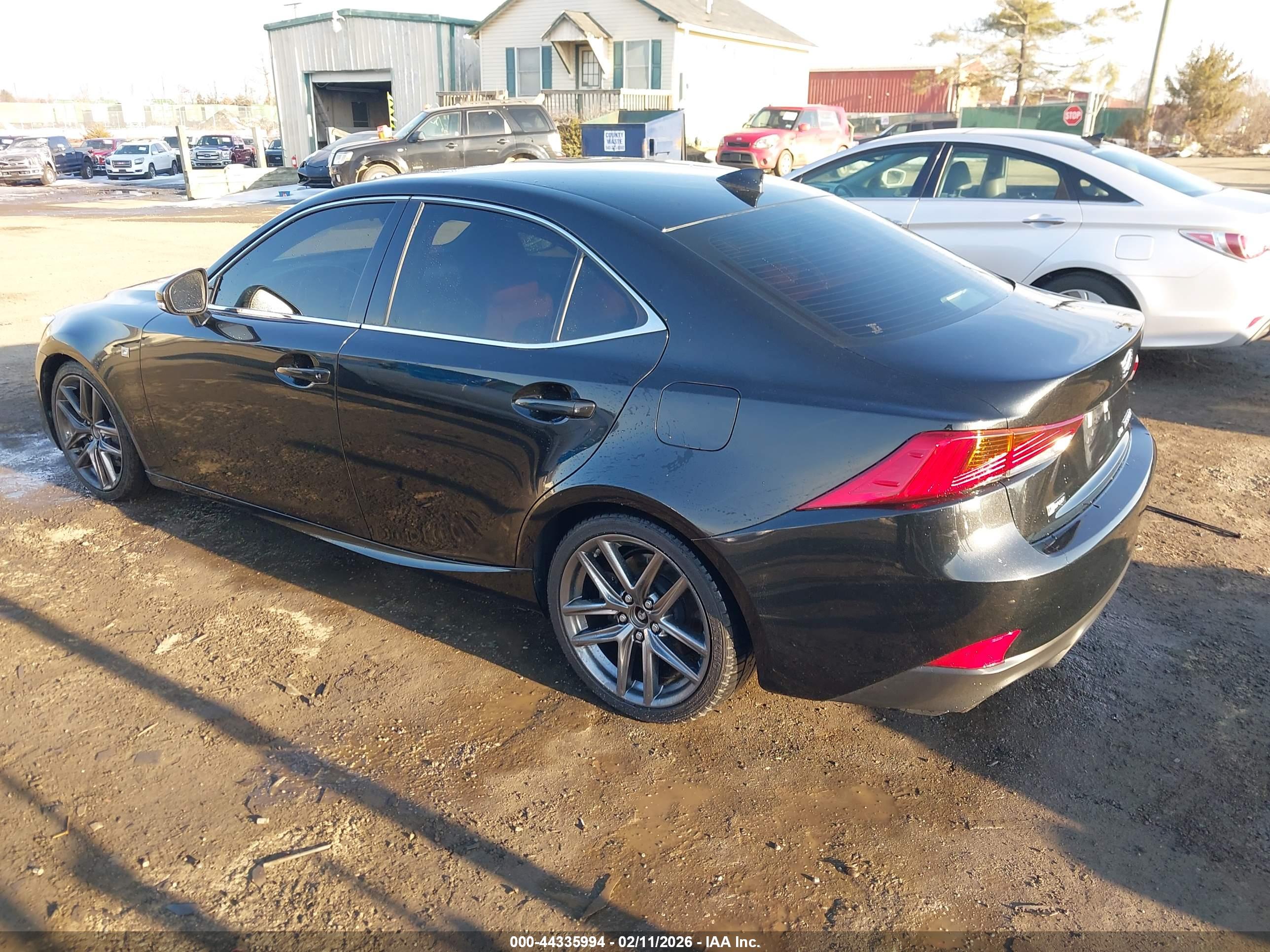 LEXUS IS image 3