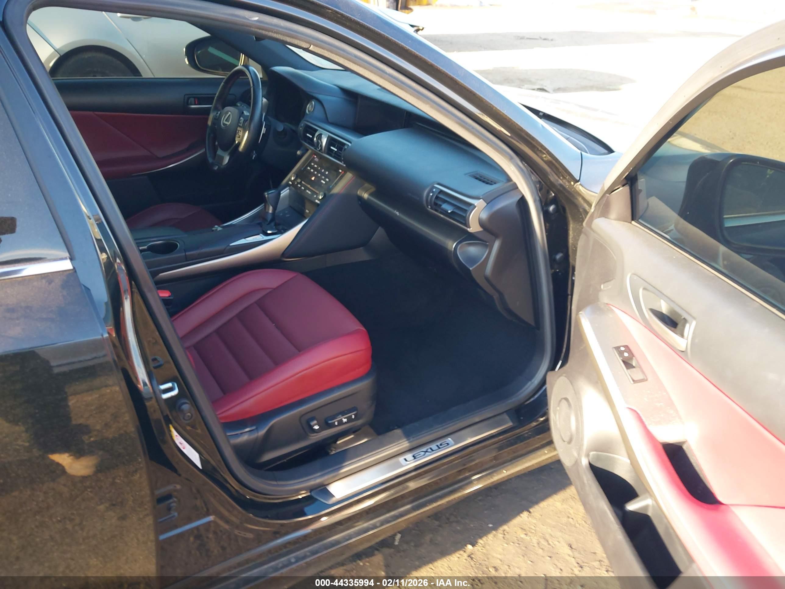 LEXUS IS image 5