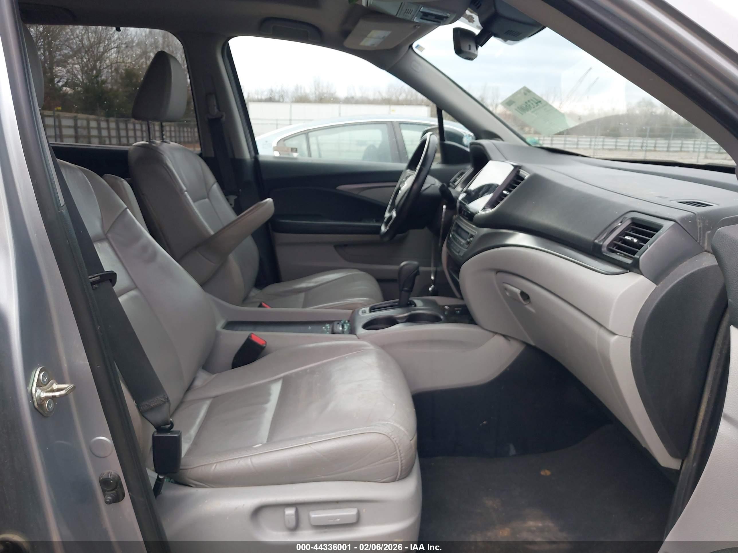 HONDA PILOT image 5