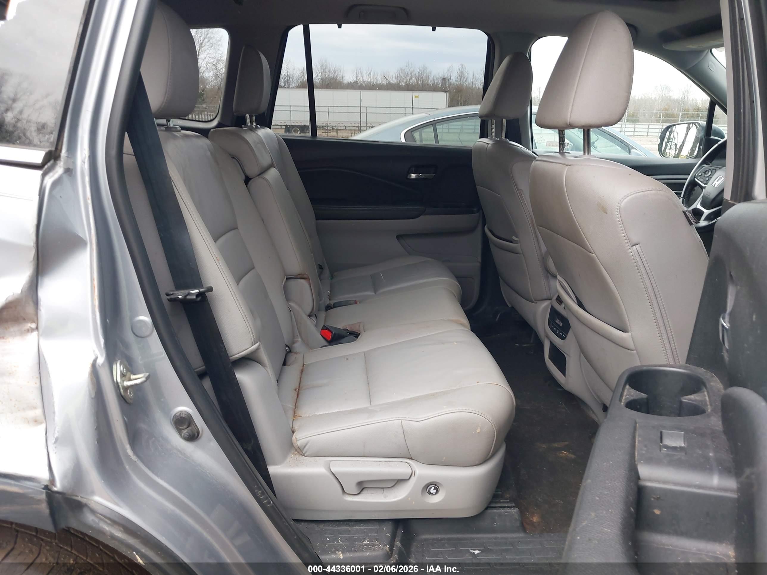 HONDA PILOT image 8