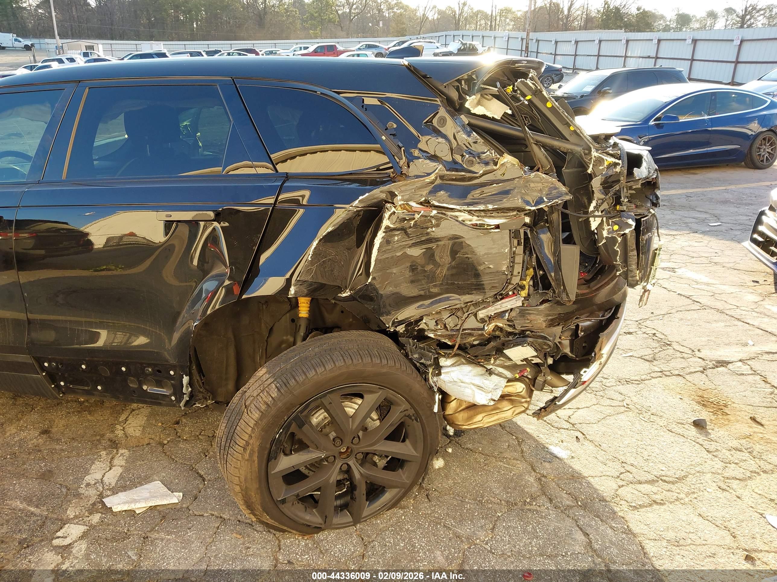 LAND ROVER image 6