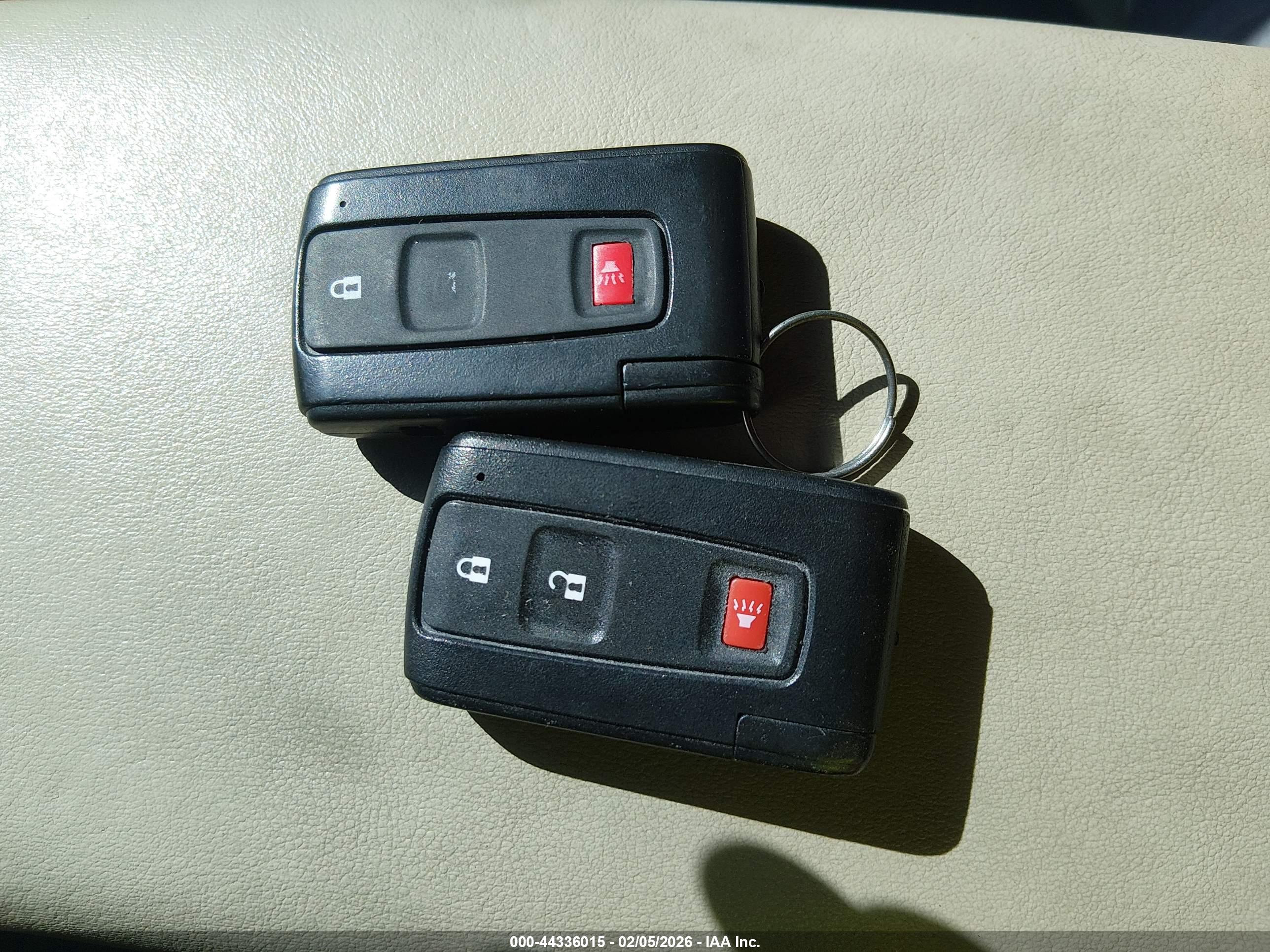 TOYOTA PRIUS image 11