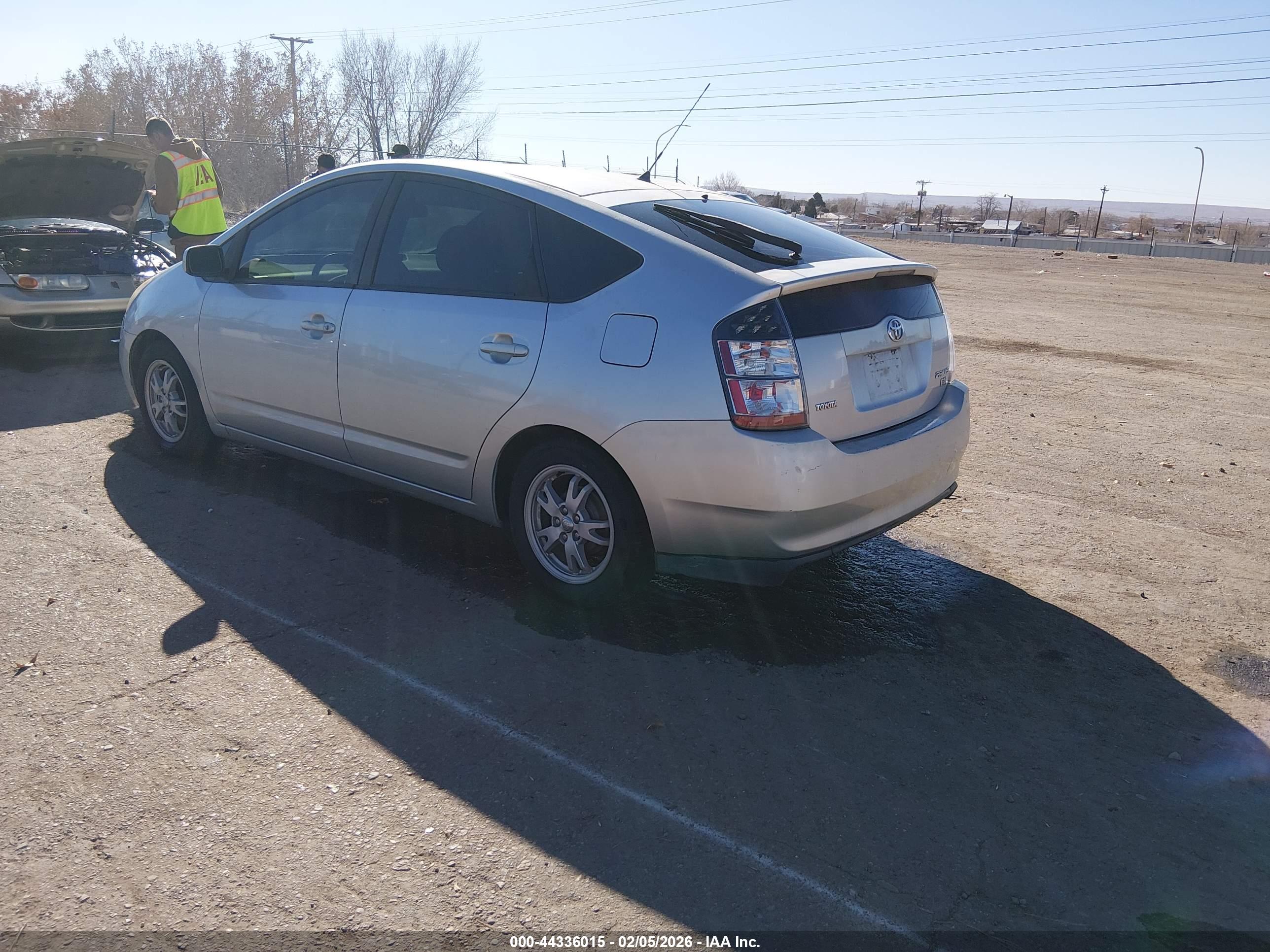 TOYOTA PRIUS image 3