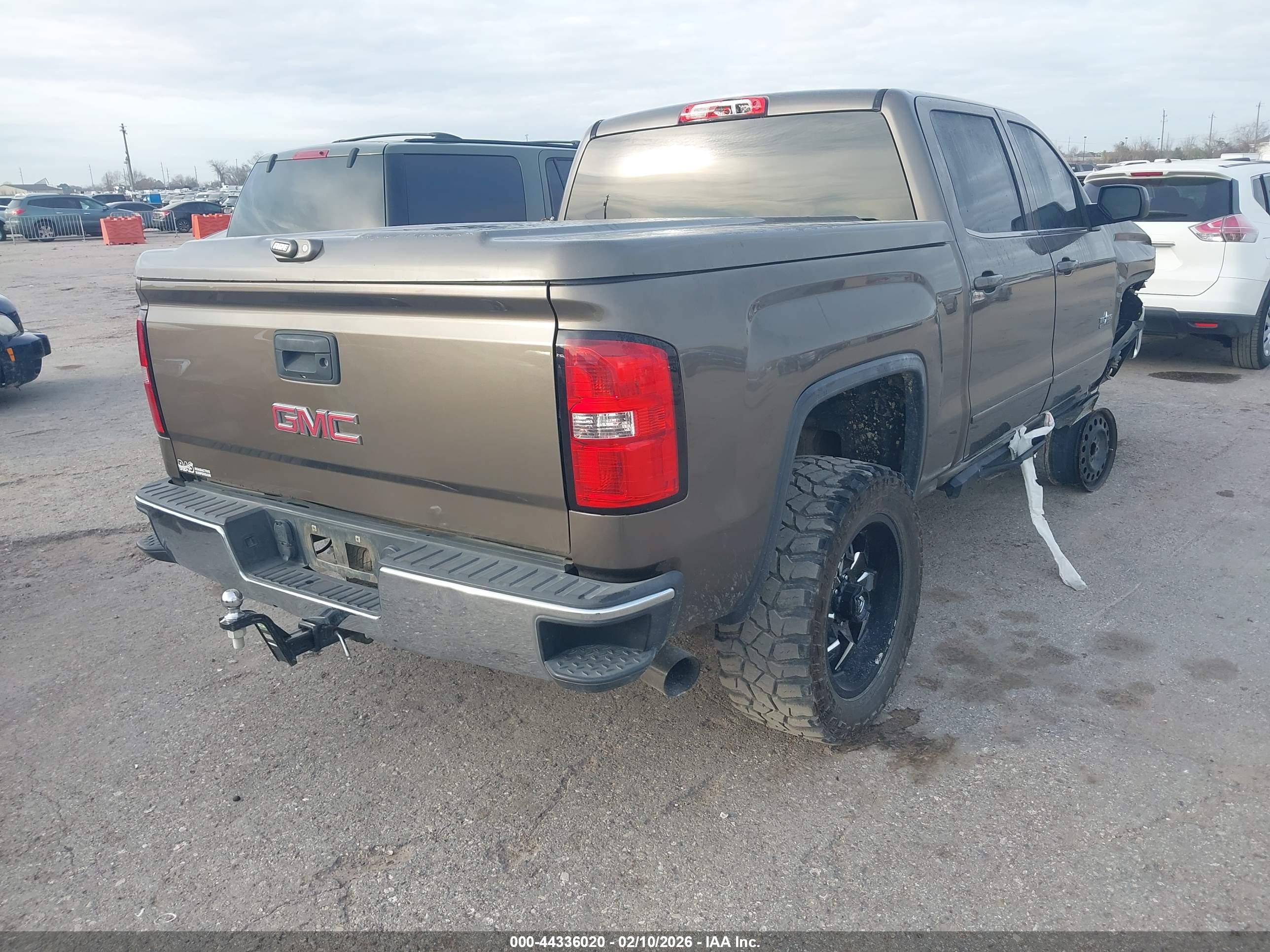 GMC SIERRA image 4