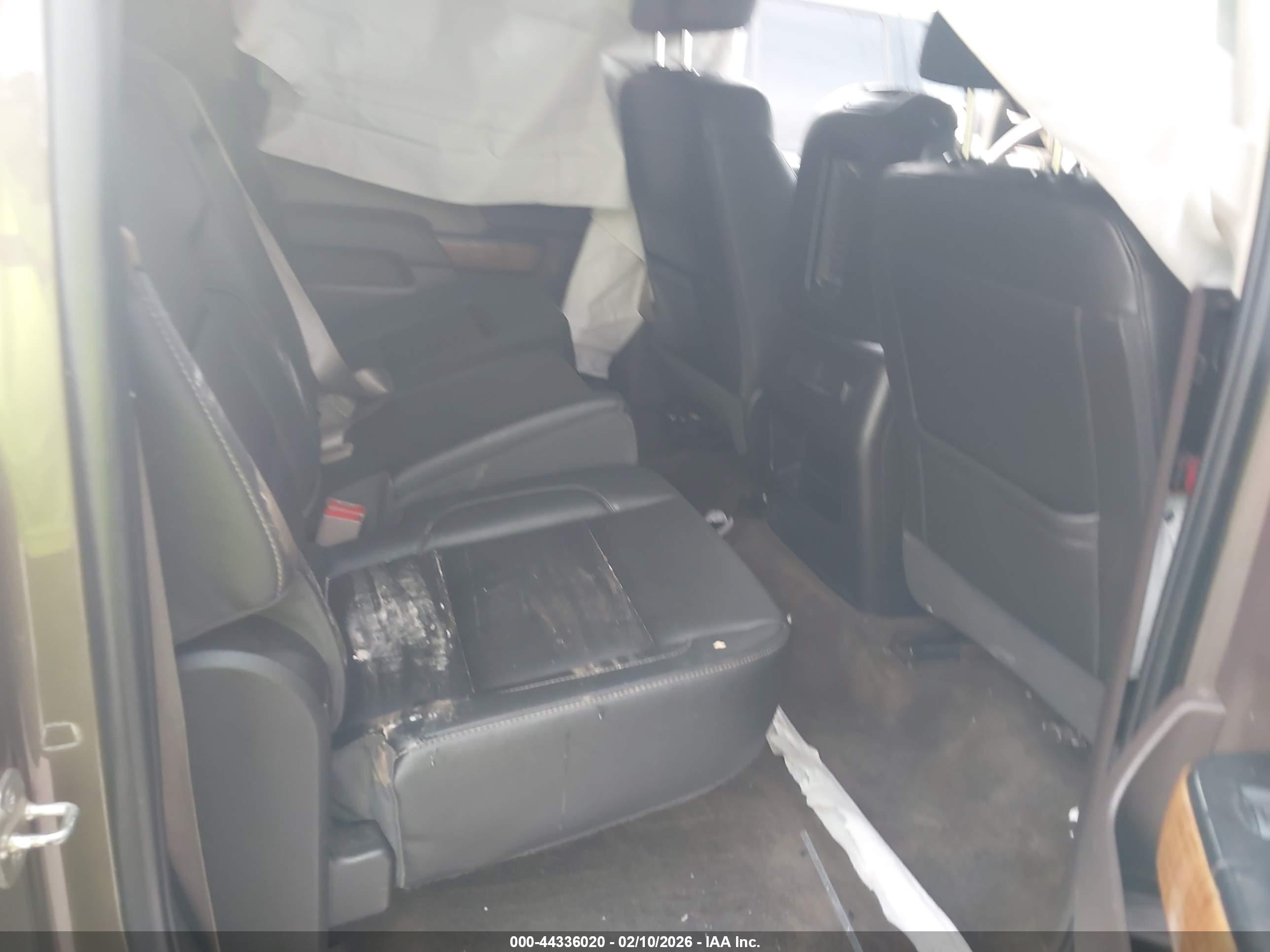 GMC SIERRA image 8