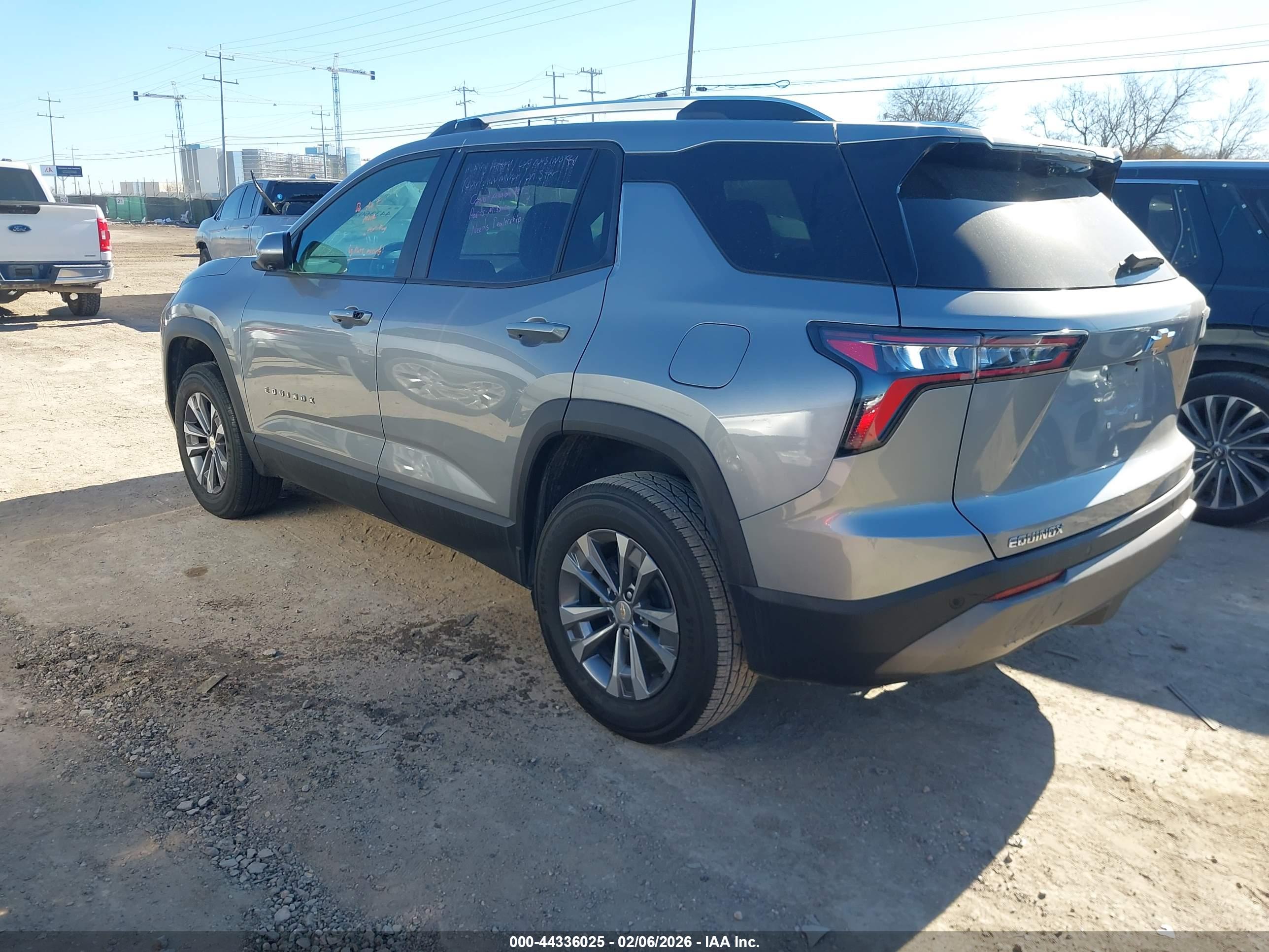 CHEVROLET EQUINOX image 3