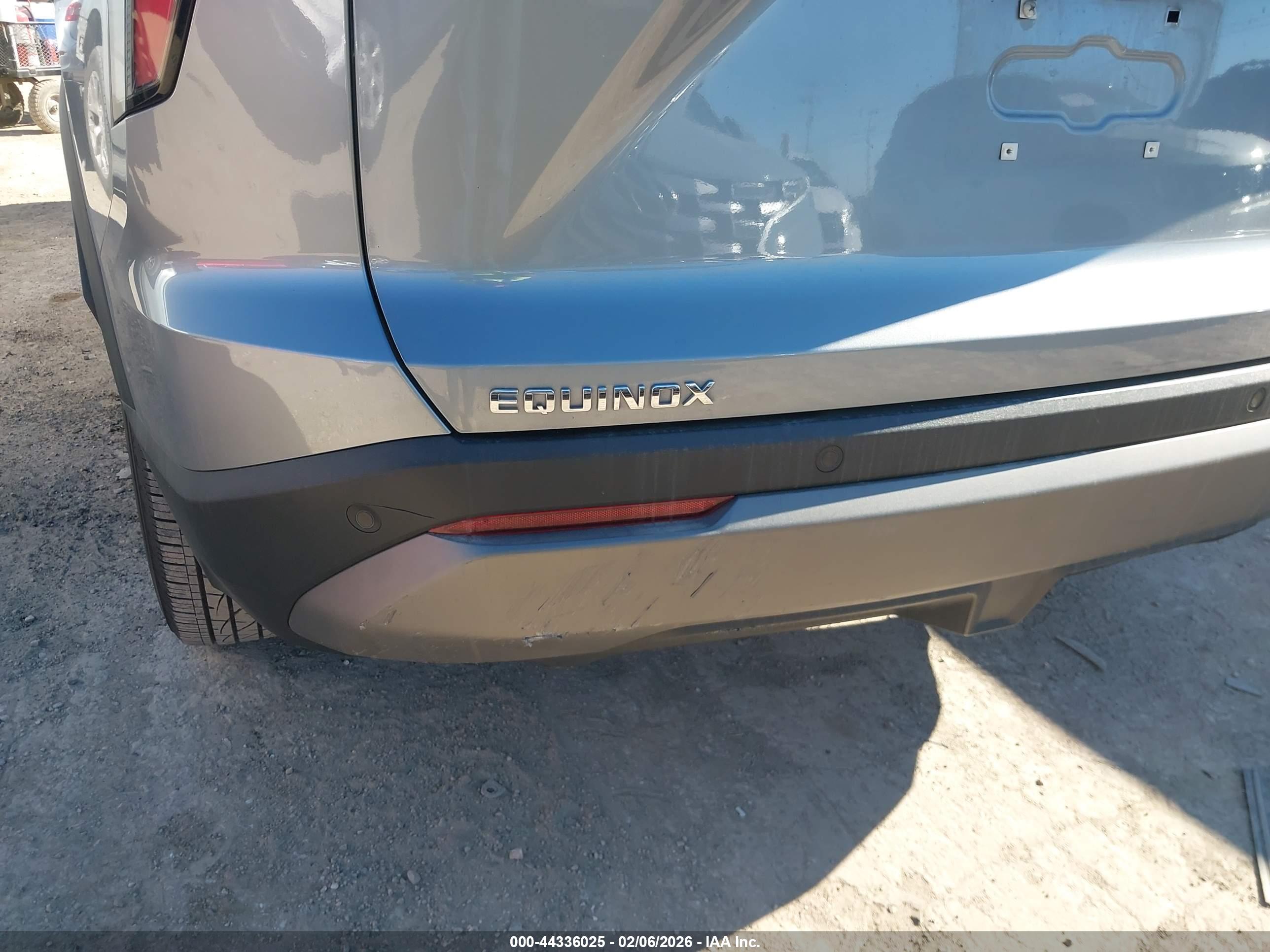 CHEVROLET EQUINOX image 6