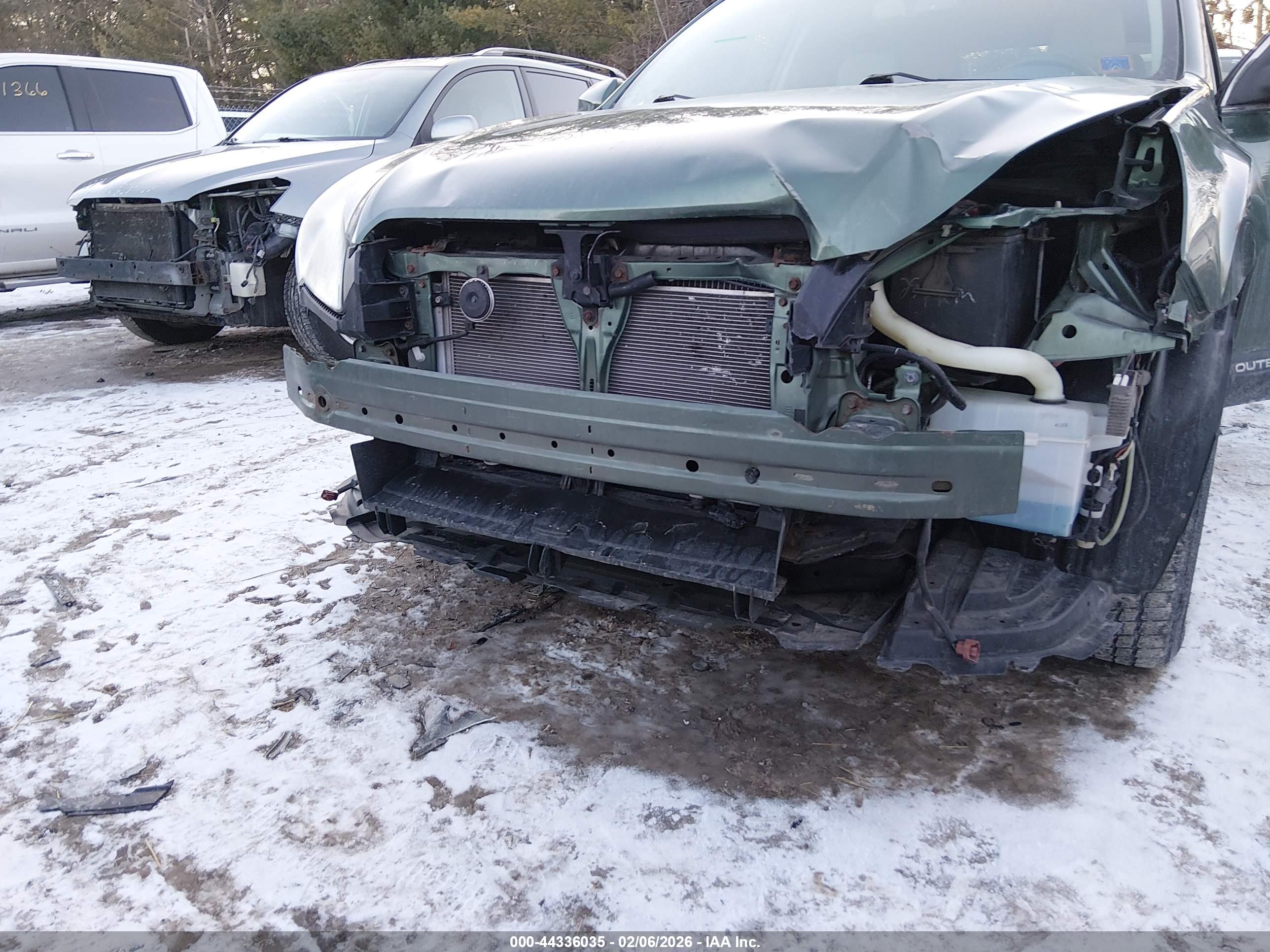 SUBARU OUTBACK image 6
