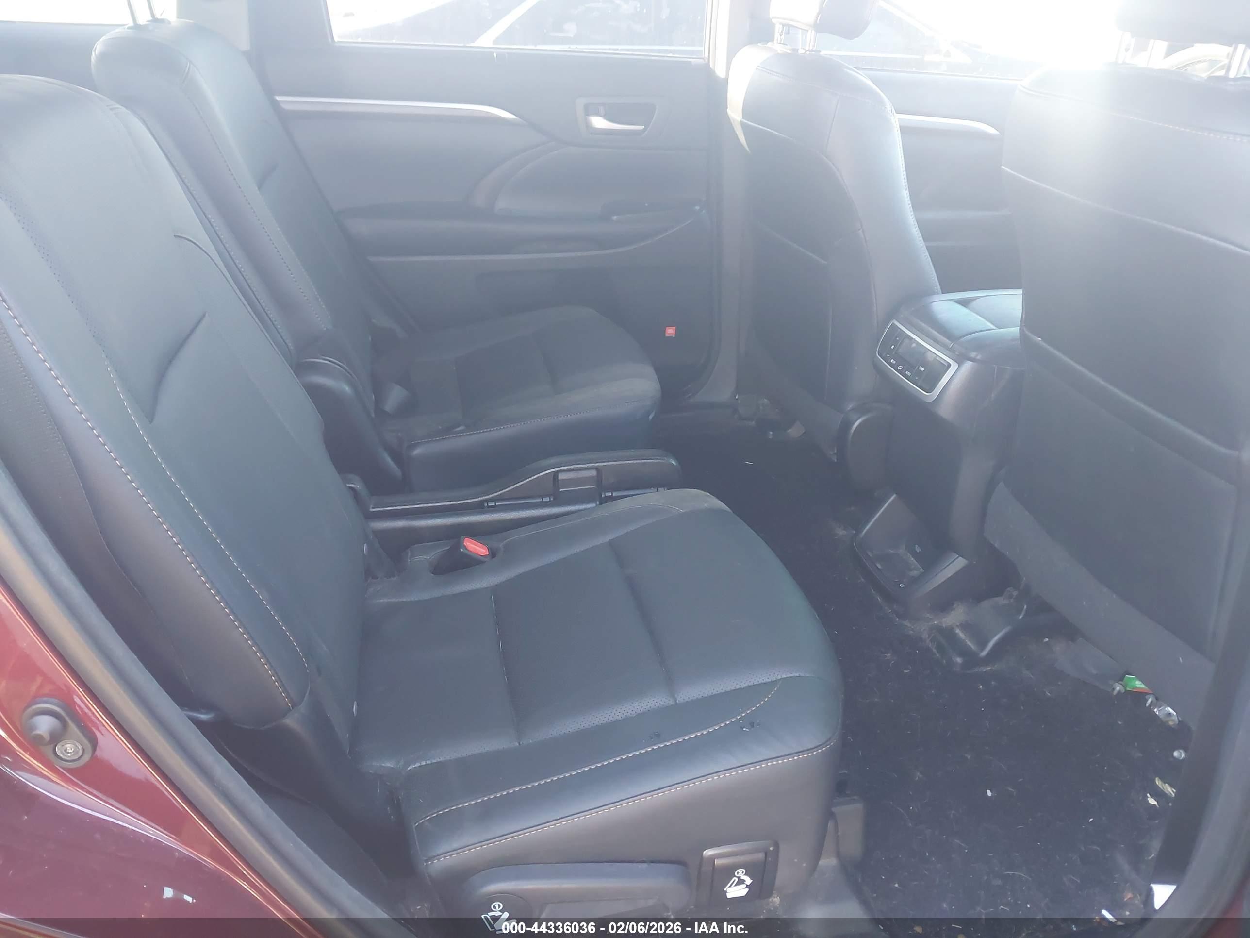 TOYOTA HIGHLANDER image 8