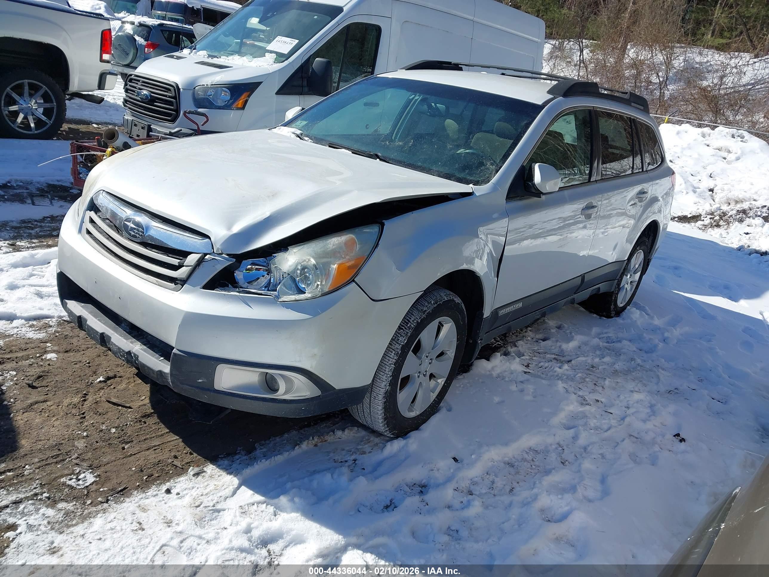 SUBARU OUTBACK image 2