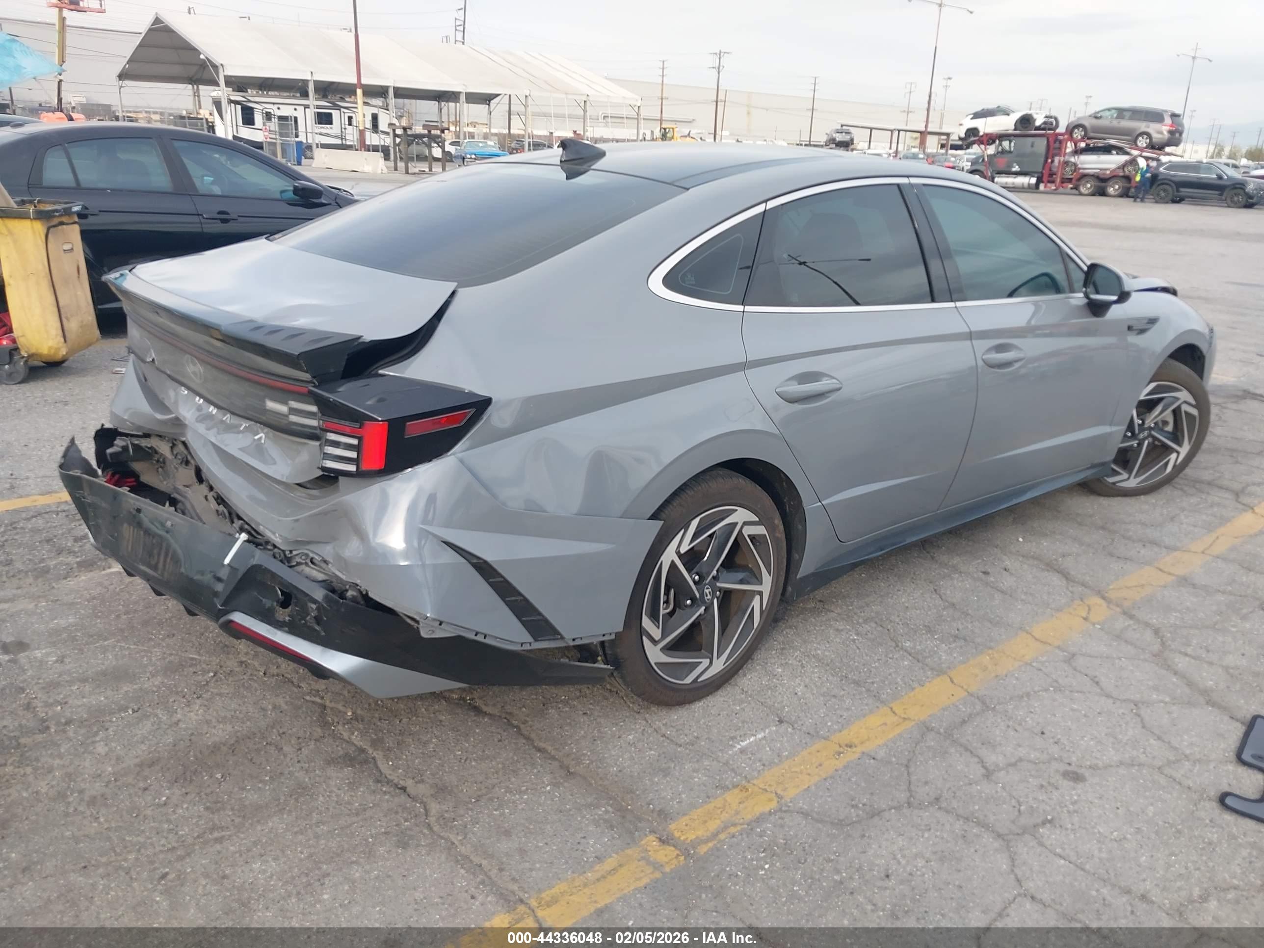 HYUNDAI SONATA image 4